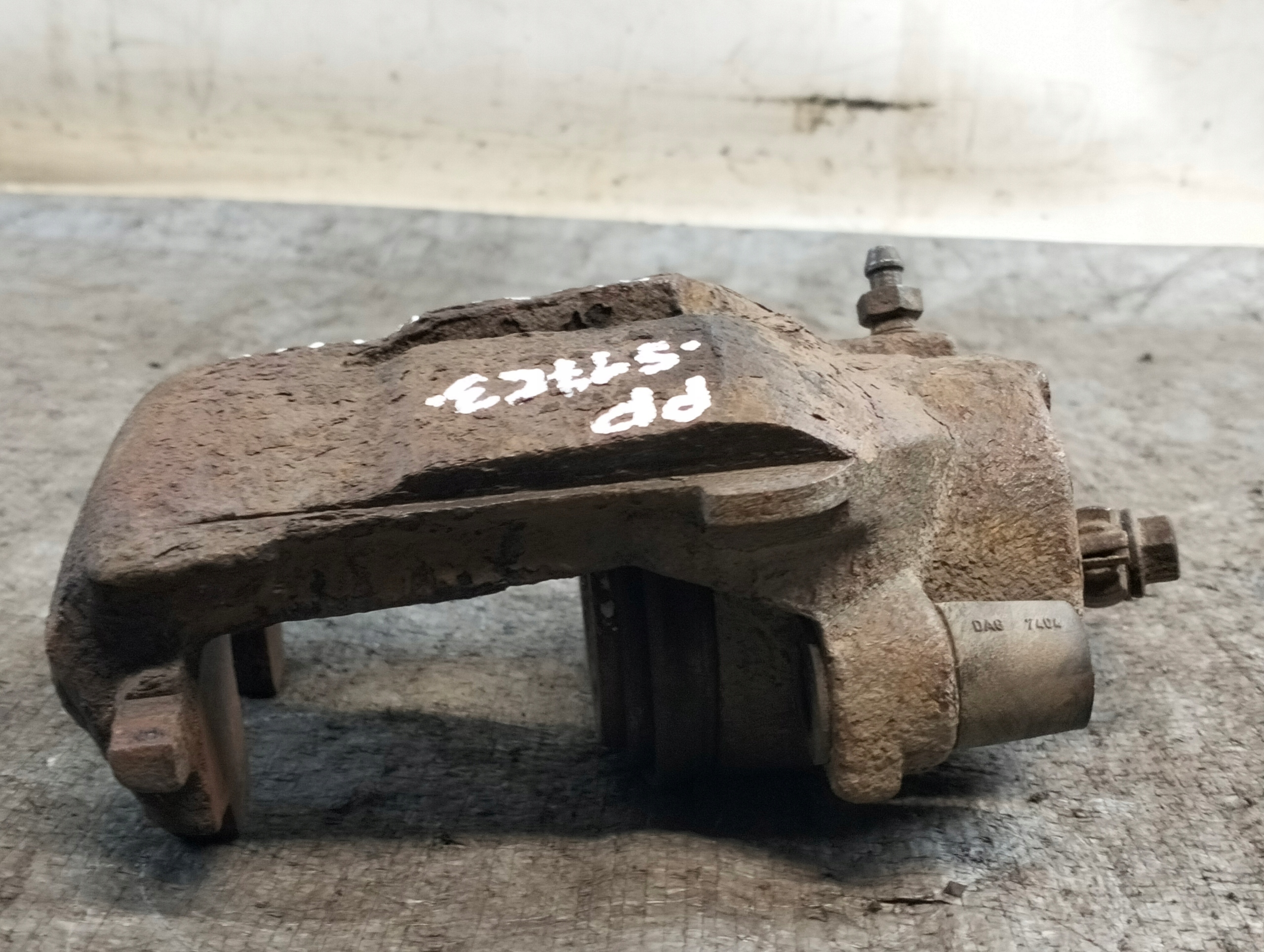 caliper brake right front AUDI A3 8L 98r 1.6B