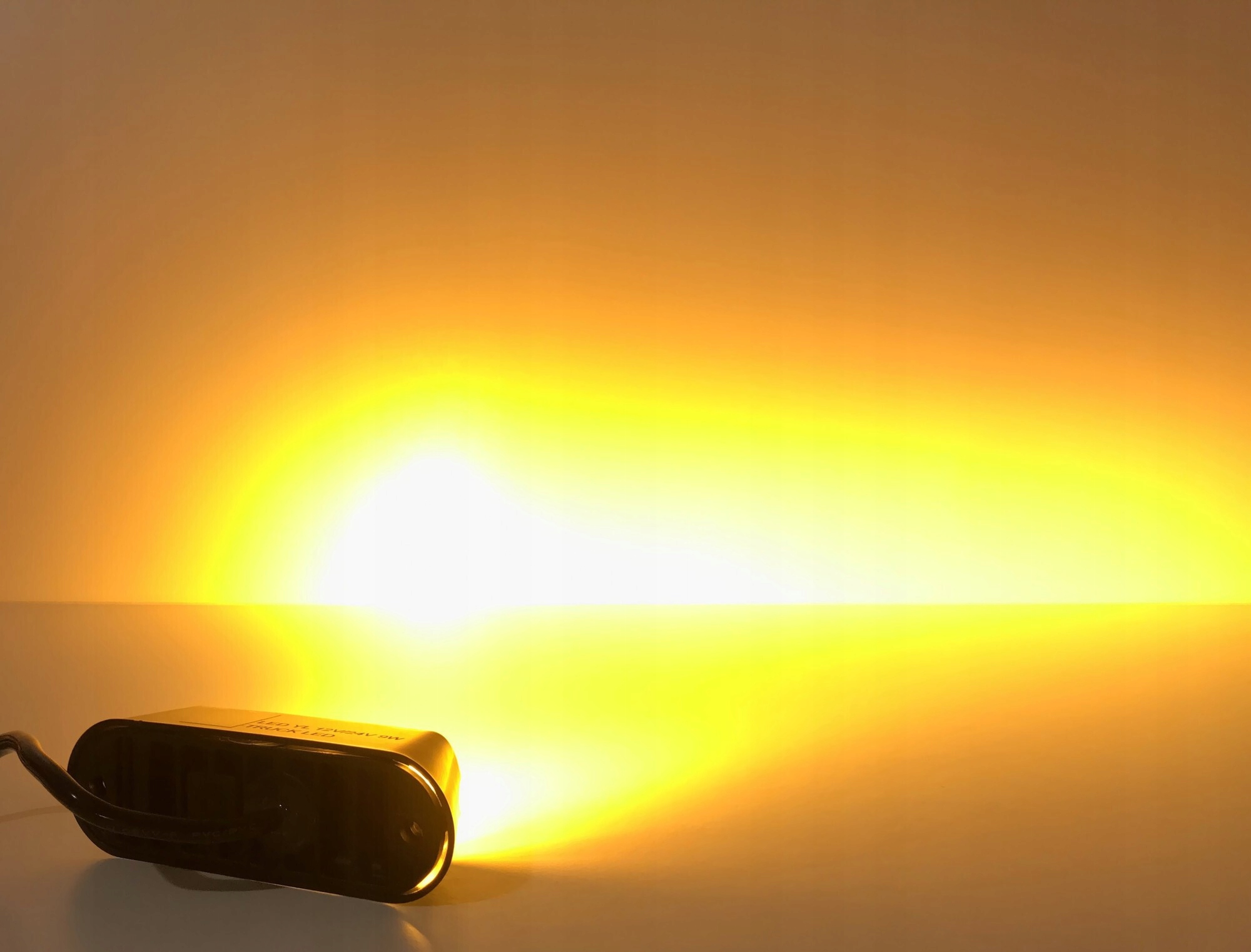 LAMPA OSTRZEGAWCZA 3 LED STROBOSKOP POMOC DROGOWA EAN (GTIN) 8226208032892