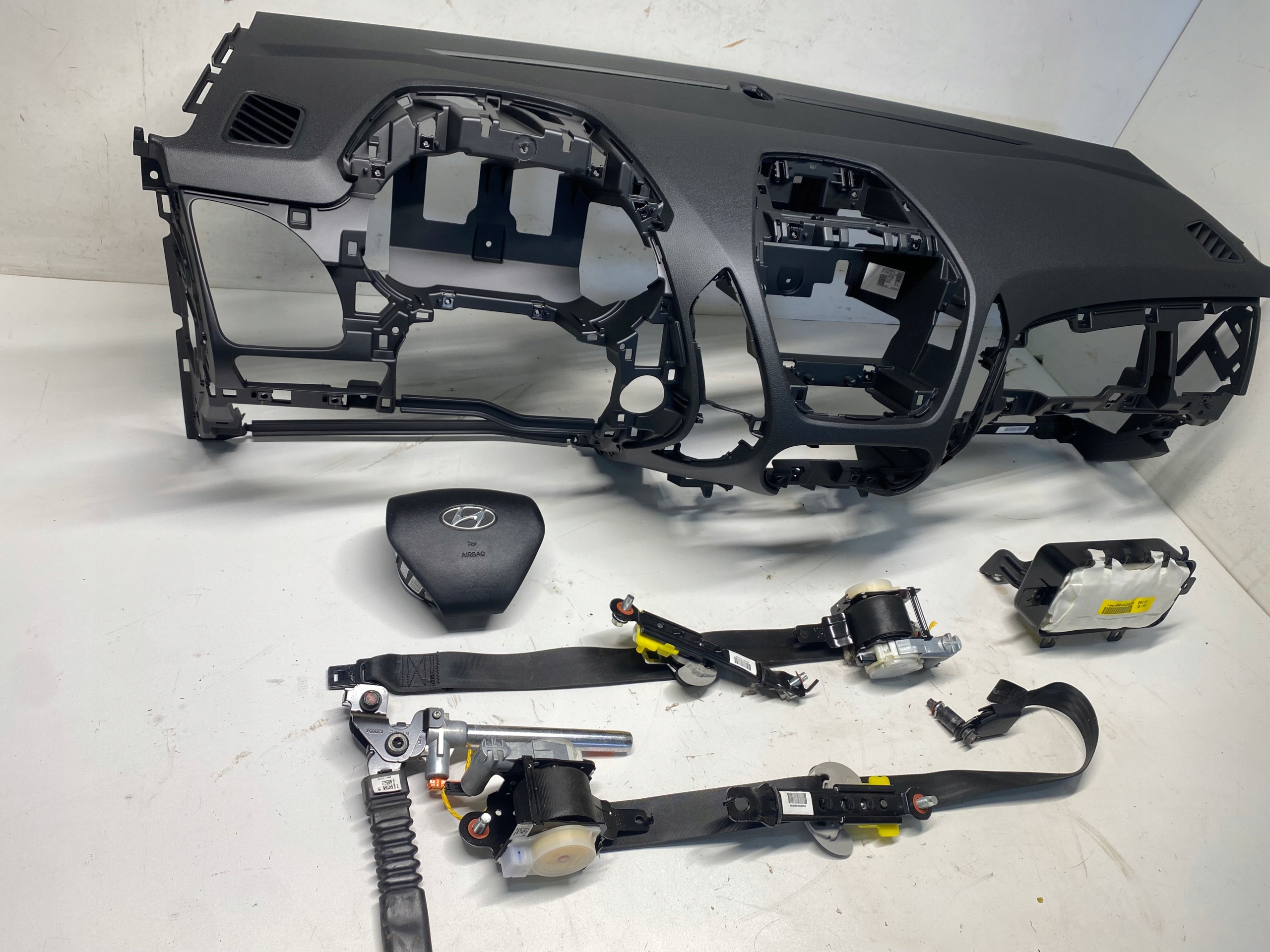 dashboard console airbags tension belts HYUNDAI IX35 10-15 original