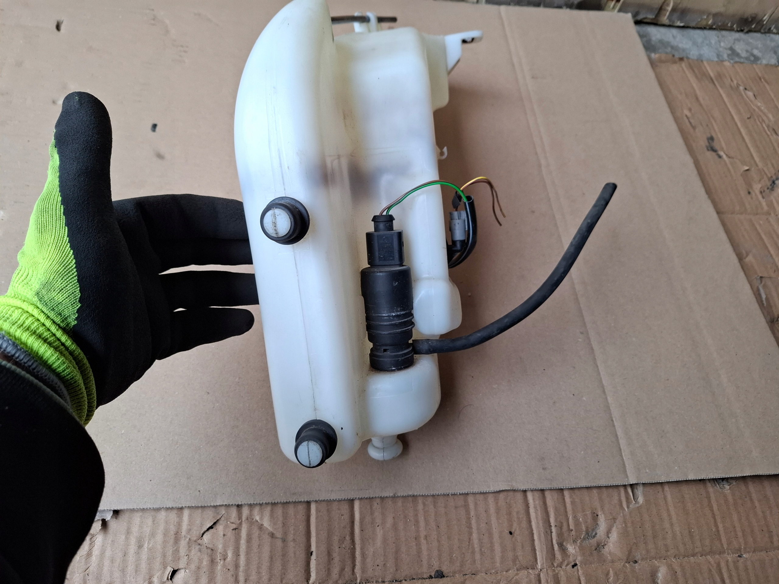 washer fluid tank Porsche Boxster 986