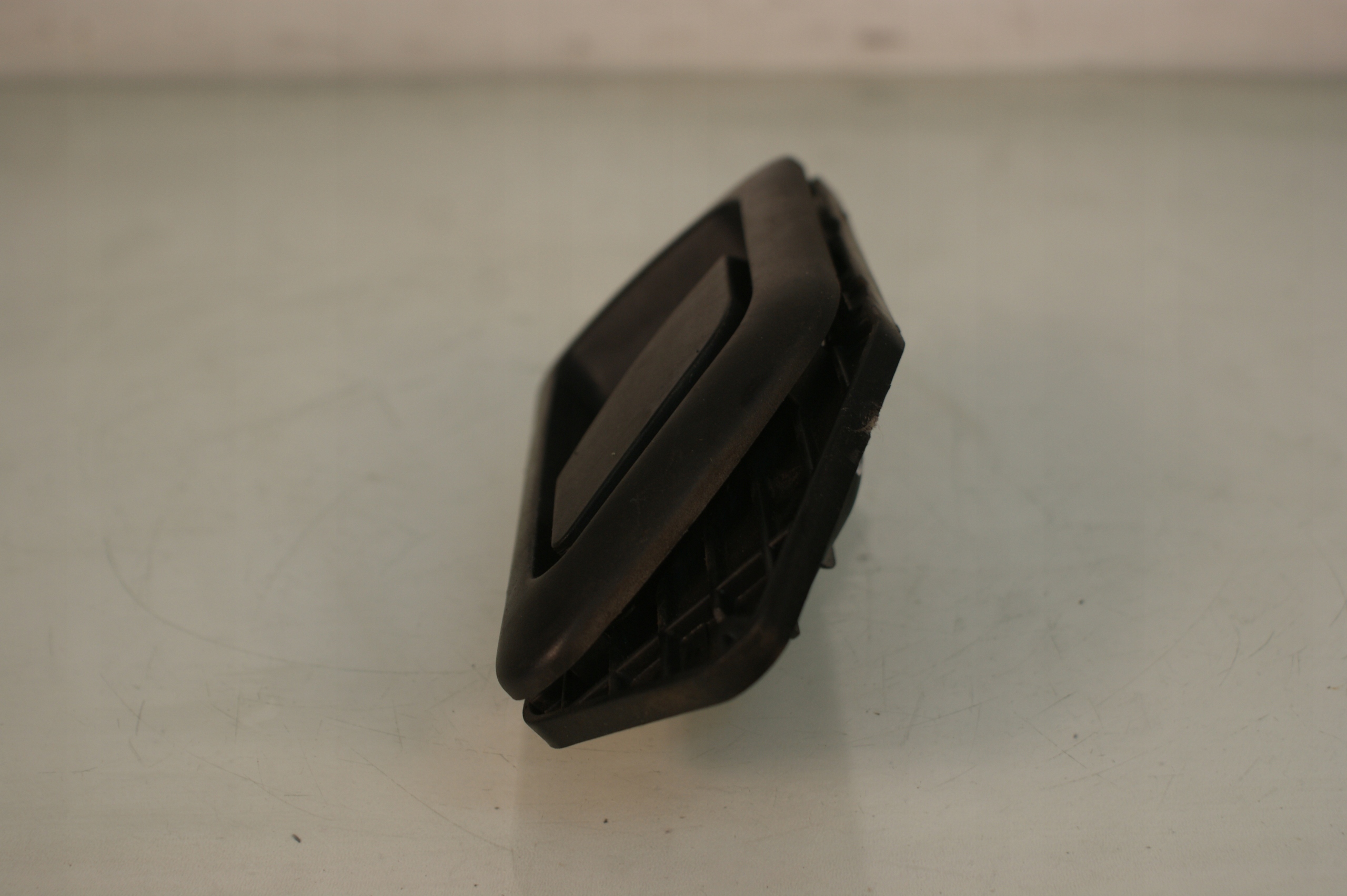 KLAMKA WEWNĘTRZNA PRAWY PRZÓD PARTNER I LIFT Typ samochodu Samochody dostawcze Samochody osobowe