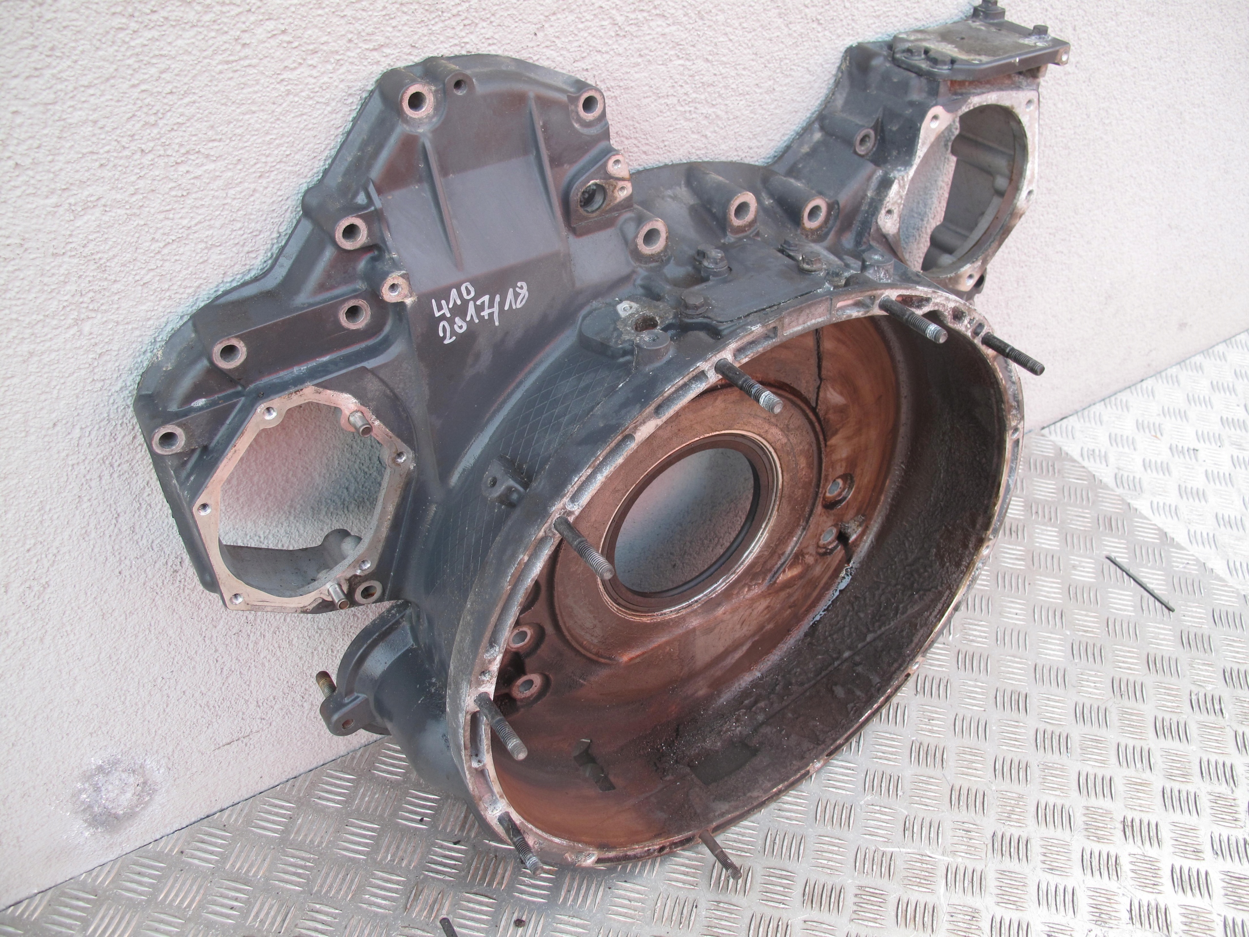 2508694 - КОРПУС МАХОВИКА SCANIA R S