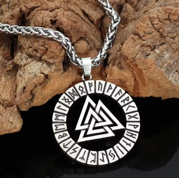 Srebrny Naszyjnik Nordic Viking Runes Łańcuszek STAL Punk Gothic Kod producenta N