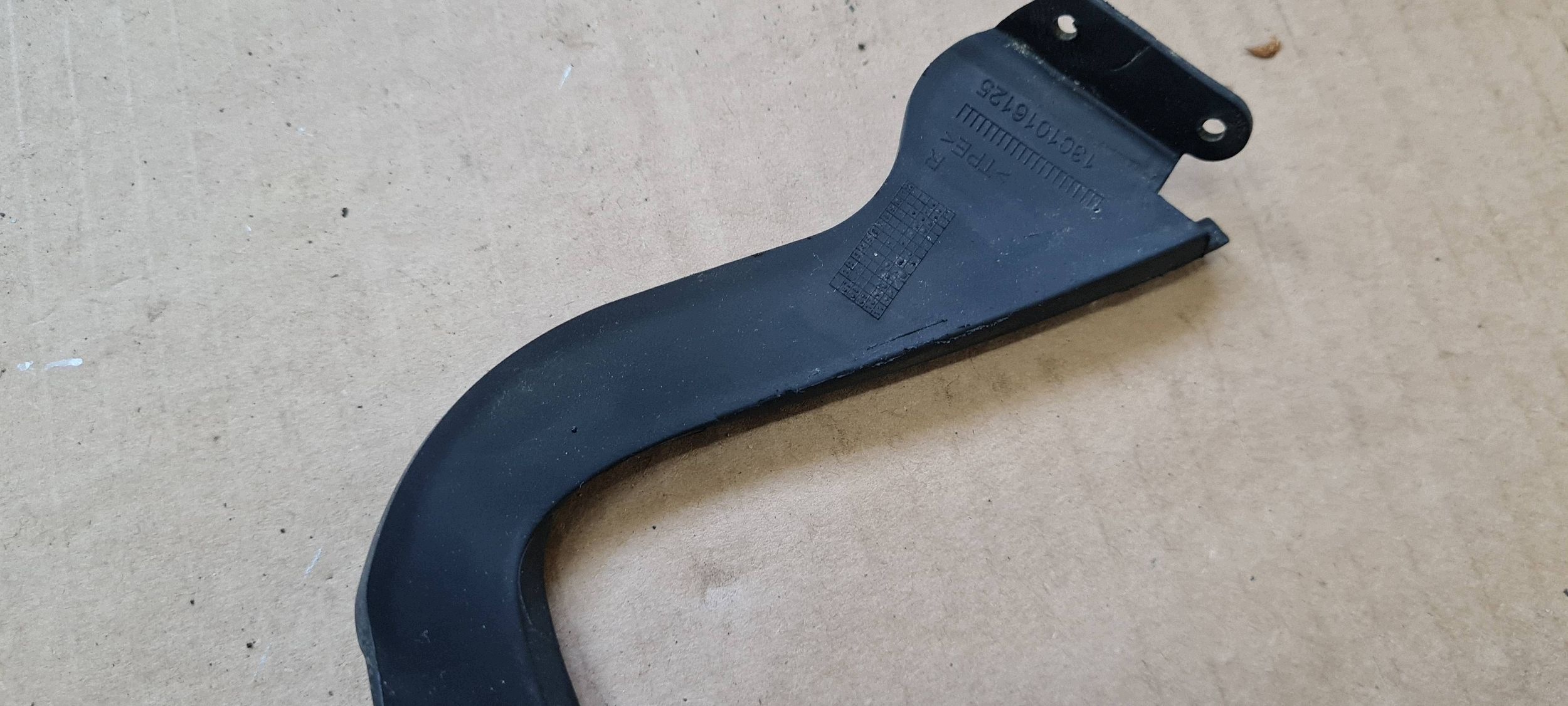 A4 B8 S4 gasket lights REFLEKTORA right front 1301016125