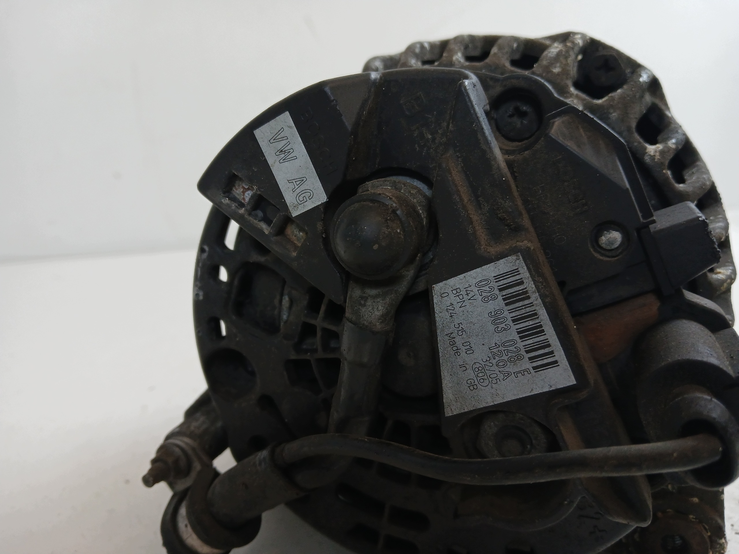 VW GOLF IV VW PASSAT B5 BORA 1.9 TDI alternator 028903028E 120A