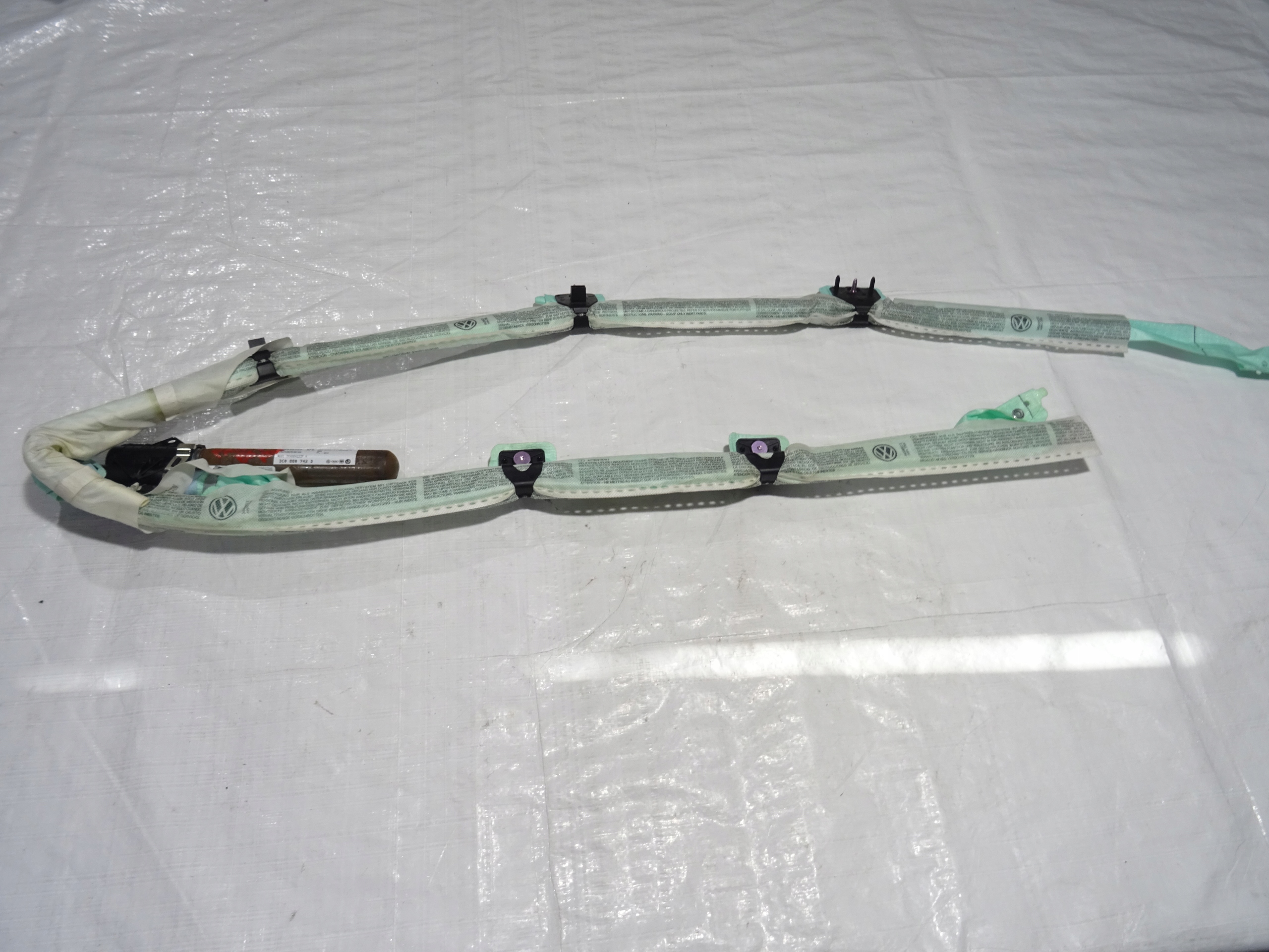 подушки безопасности пиропатрон передняя правая vw PASSAT B6 3C0 универсал