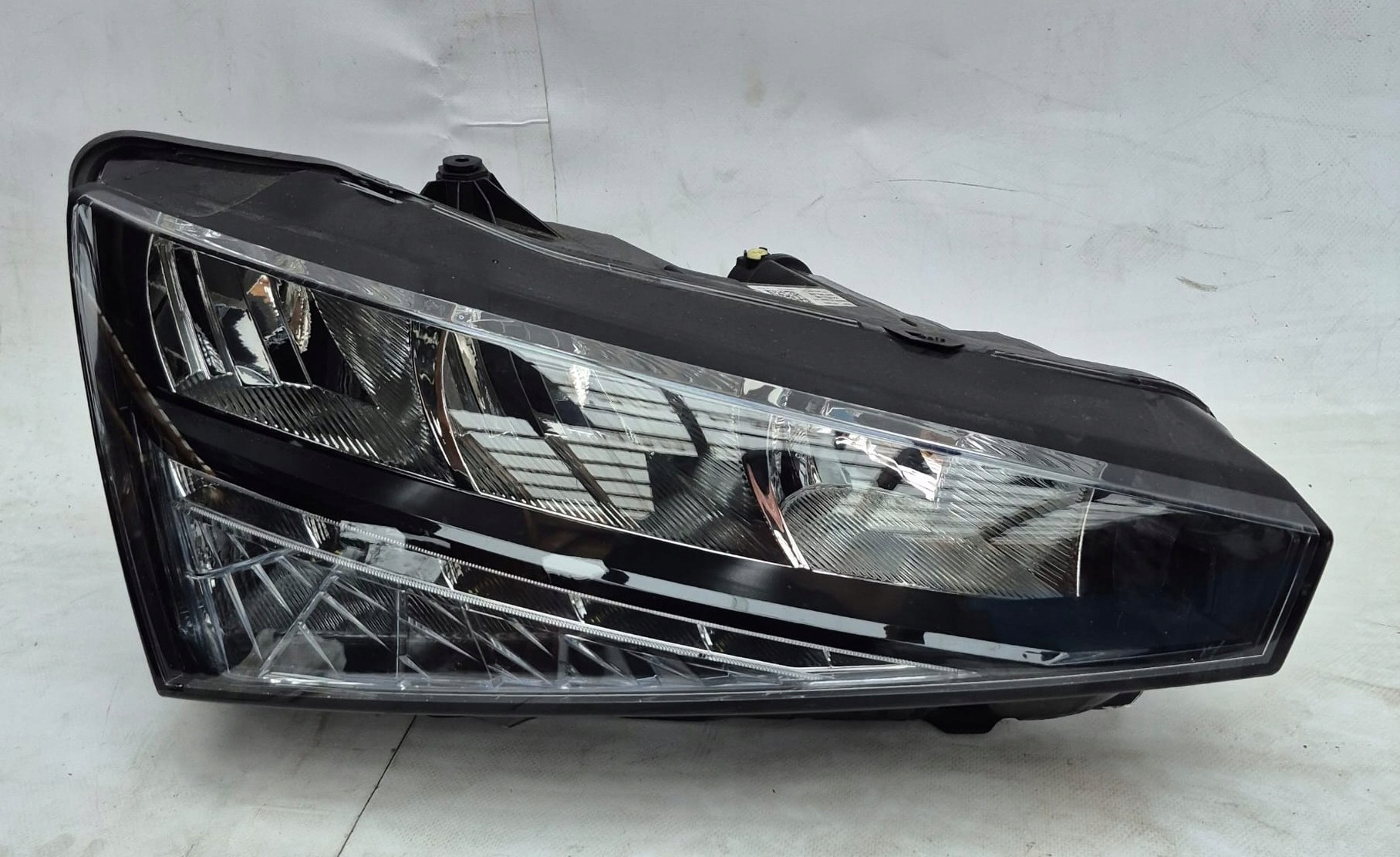 SKODA SCALA 657 19- light right front front FULL LED 657941016