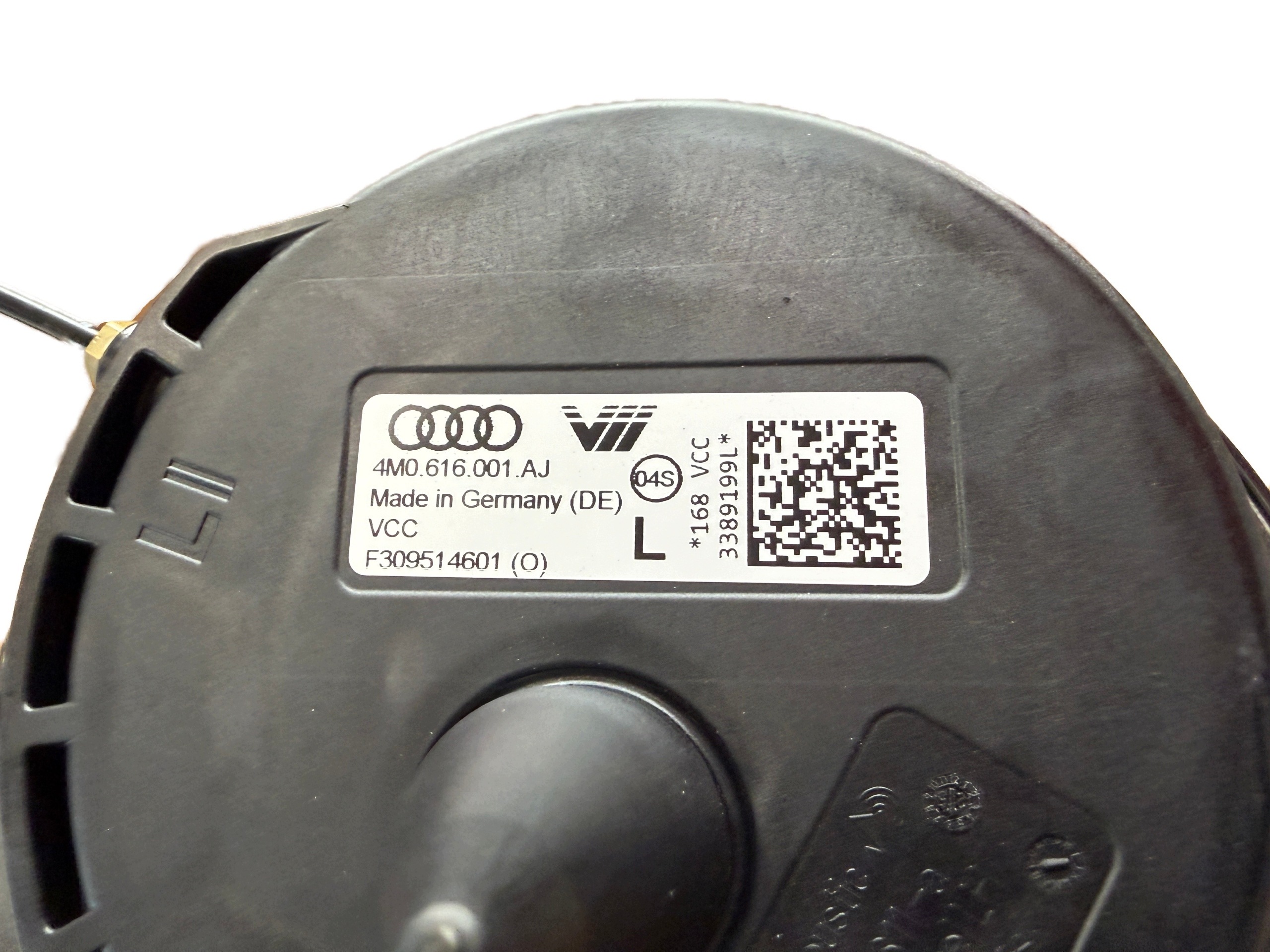 AUDI Q7 4M LIFT MIECH left rear part 4M0616001AJ