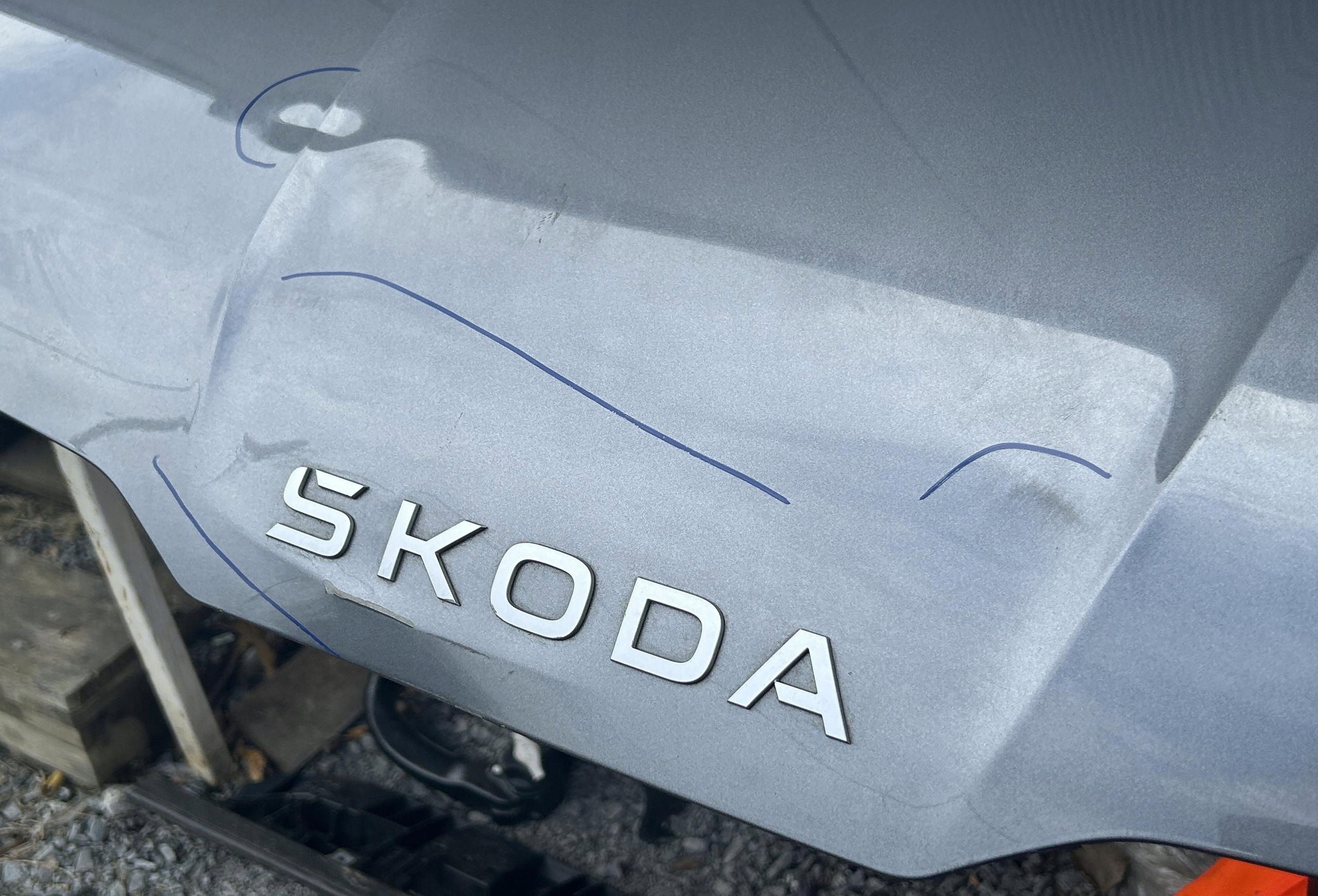 Cofano SKODA ENYAQ LIFT 25