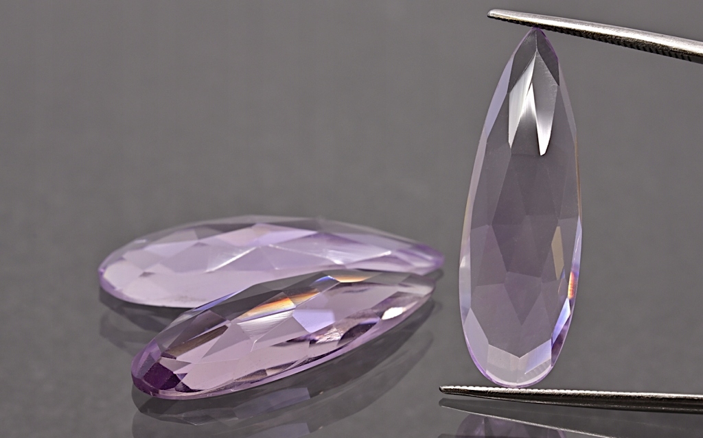 Ametyst fasetovaná slzná rozeta 9x28 mm