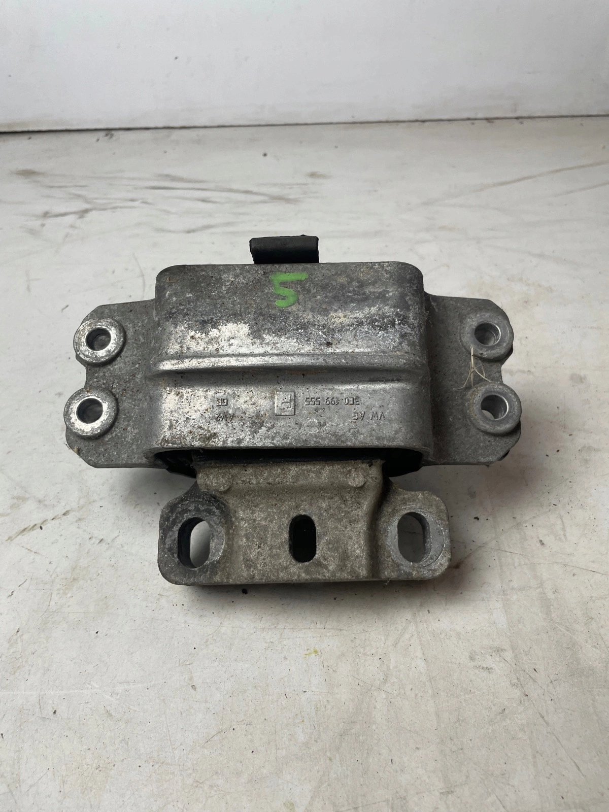 holder engine mount Volkswagen Passat B6 1.9 2.0 tdi