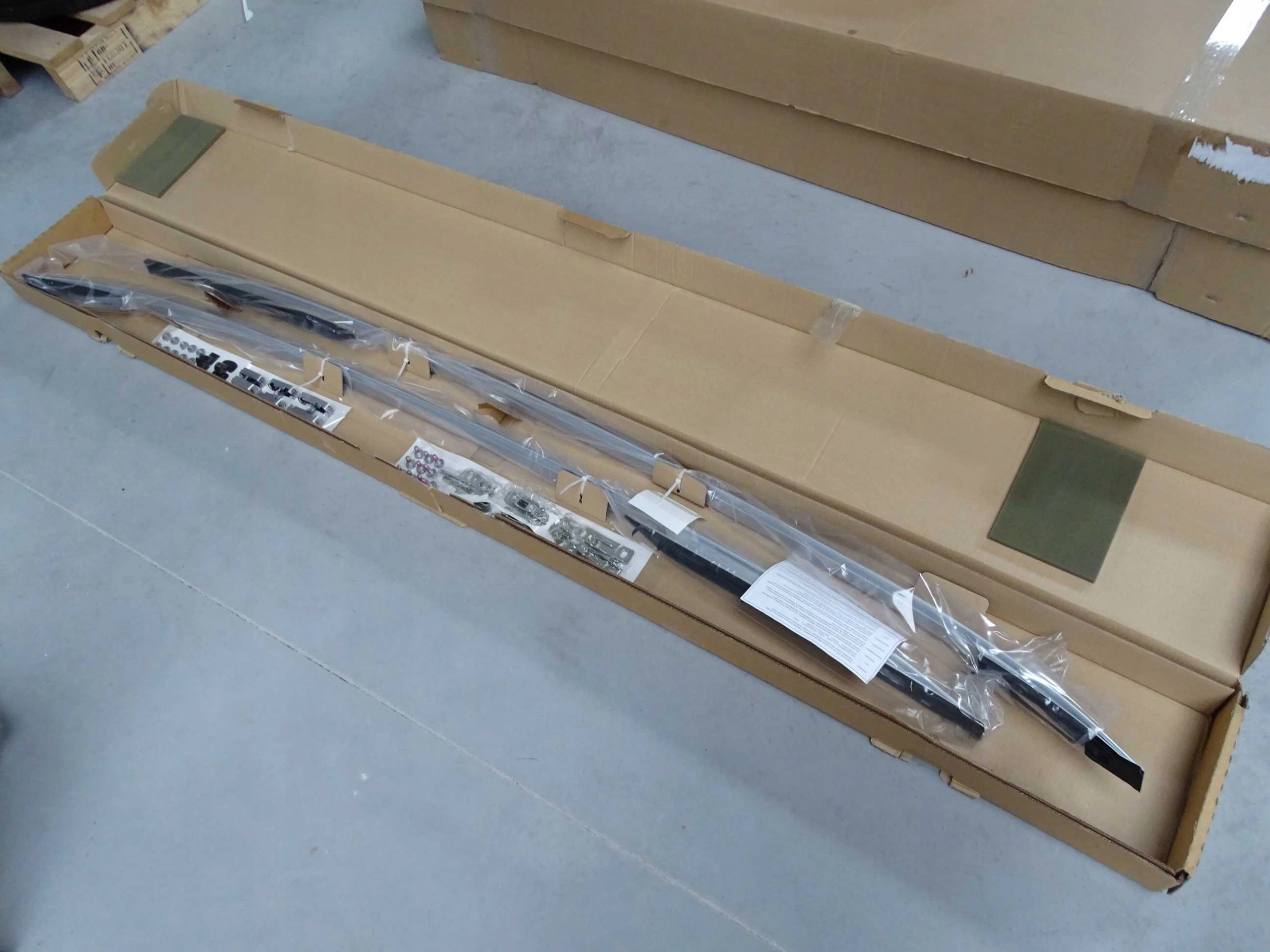 ORYGINALNE relingi dachowe DISCOVERY SPORT 2015 Part manufacturer Land Rover original OE