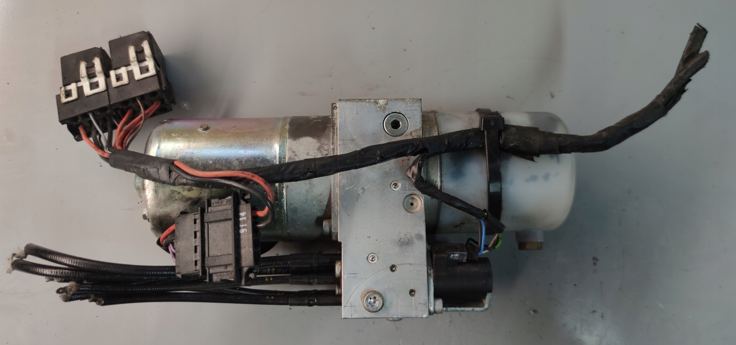 POMPA DACHU AUDI A5 8T 8F CABRIO