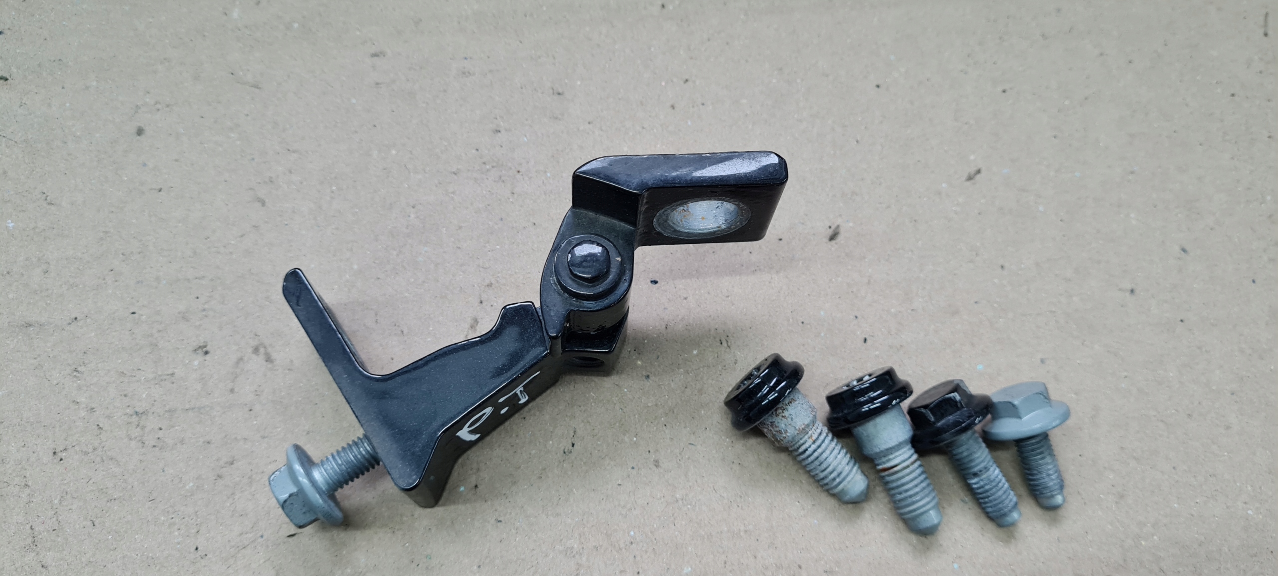 A6 C7 4G hinge hinges door right right rear part rear. LZ9Y