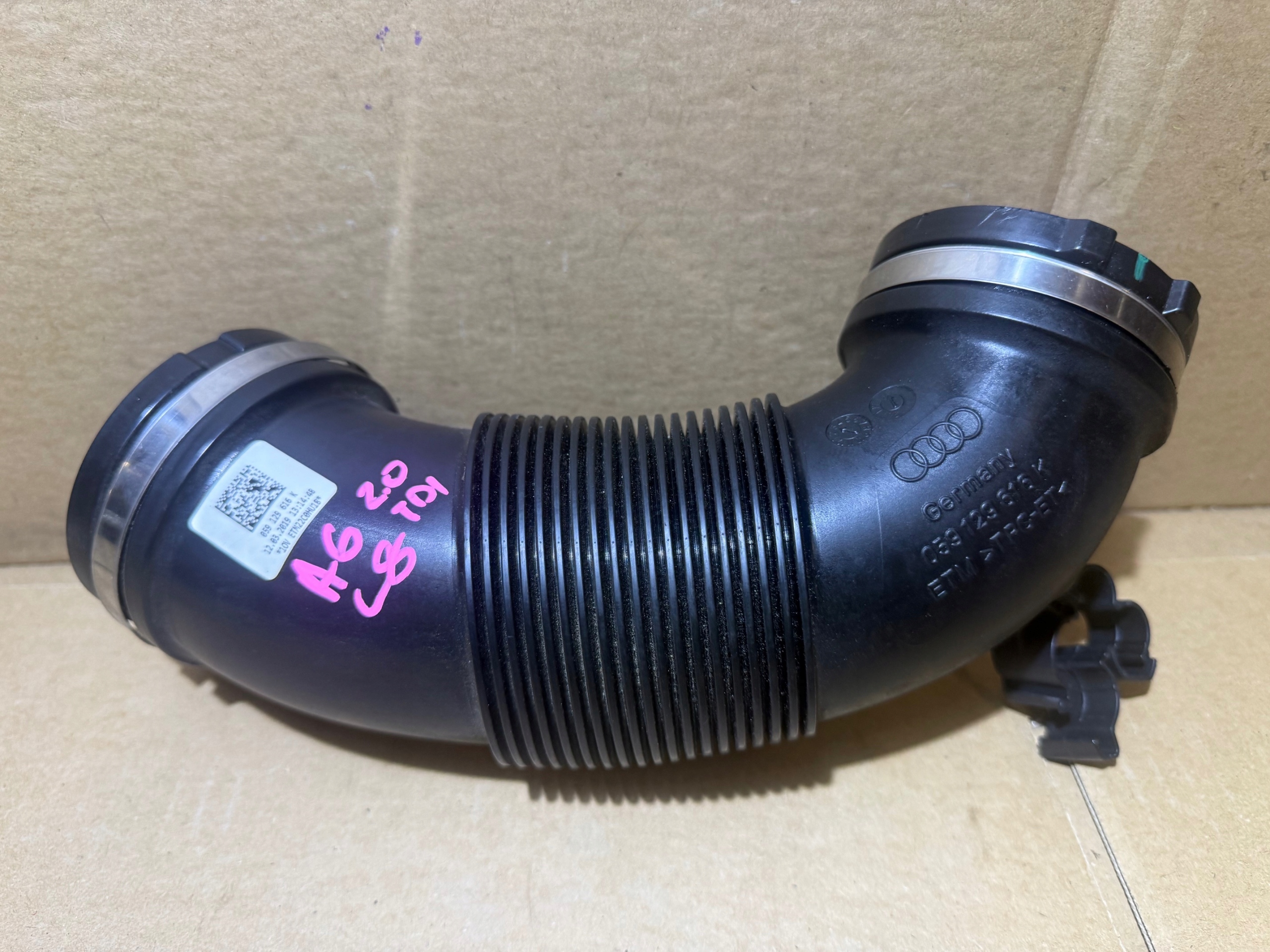 AUDI A6 C8 2.0 TDI pipe air hose 059129616K