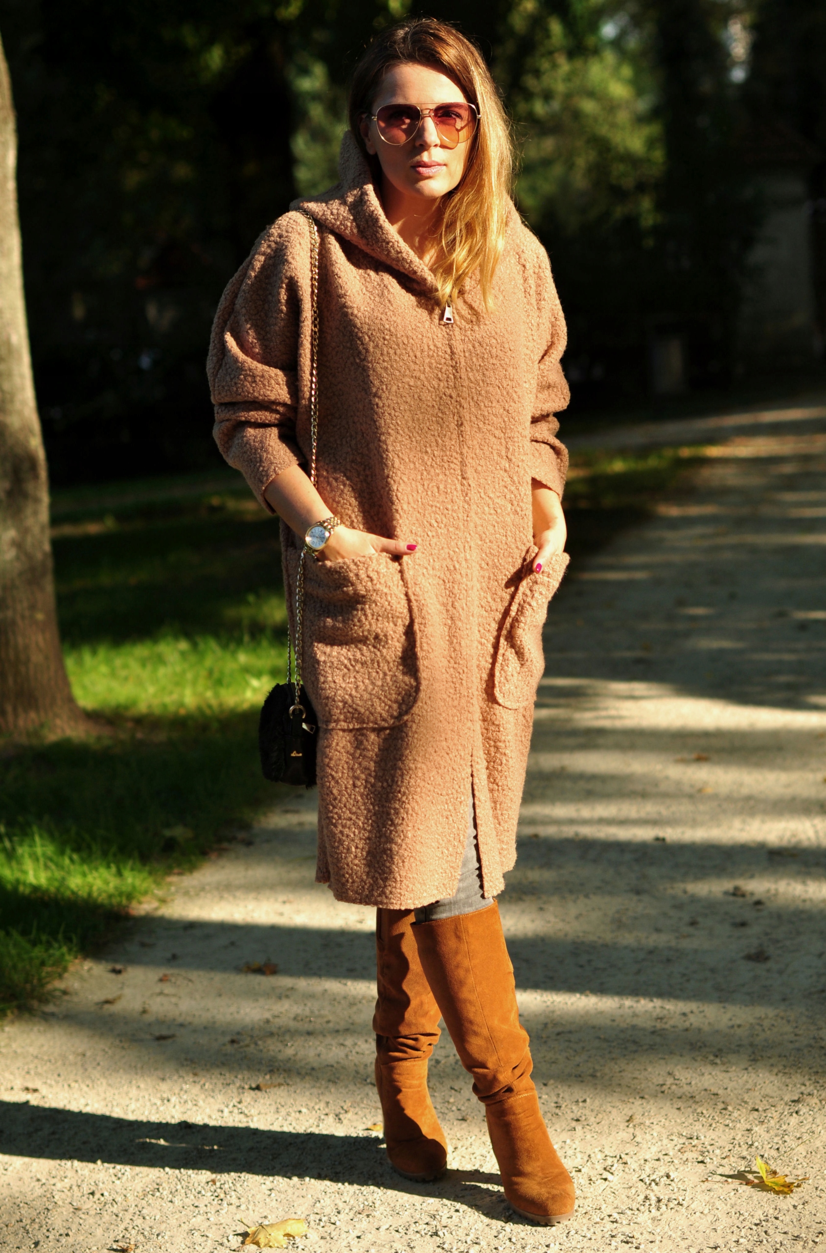 CIEPŁY PŁASZCZ BARANEK z kapturem NA SUWAK red Wzór dominujący bez wzoru