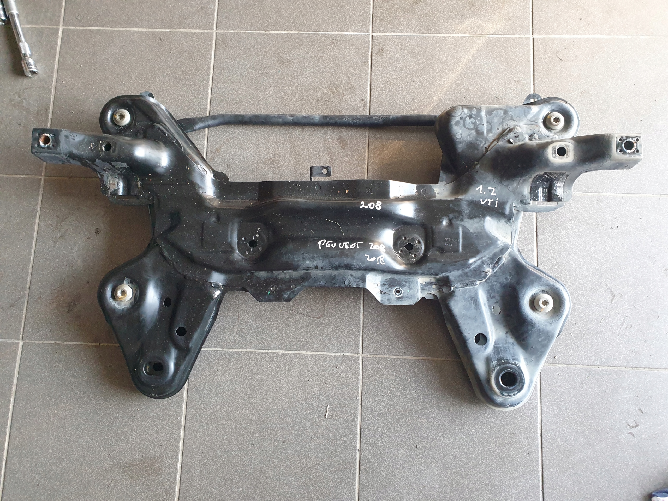axle beam axle beam subframe PEUGEOT 208 2013