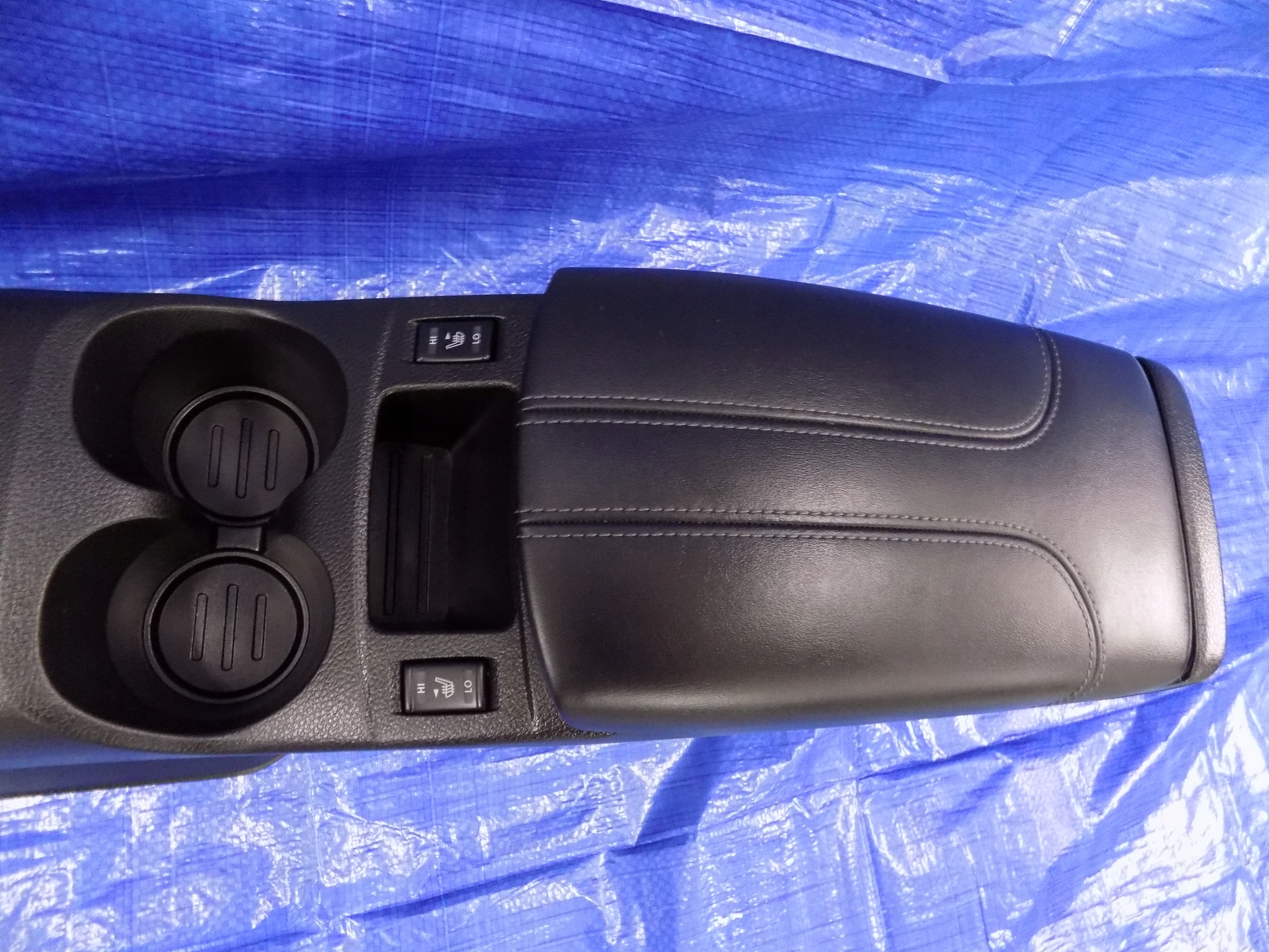 TUNEL central armrest QASHQAI J11 LIFT