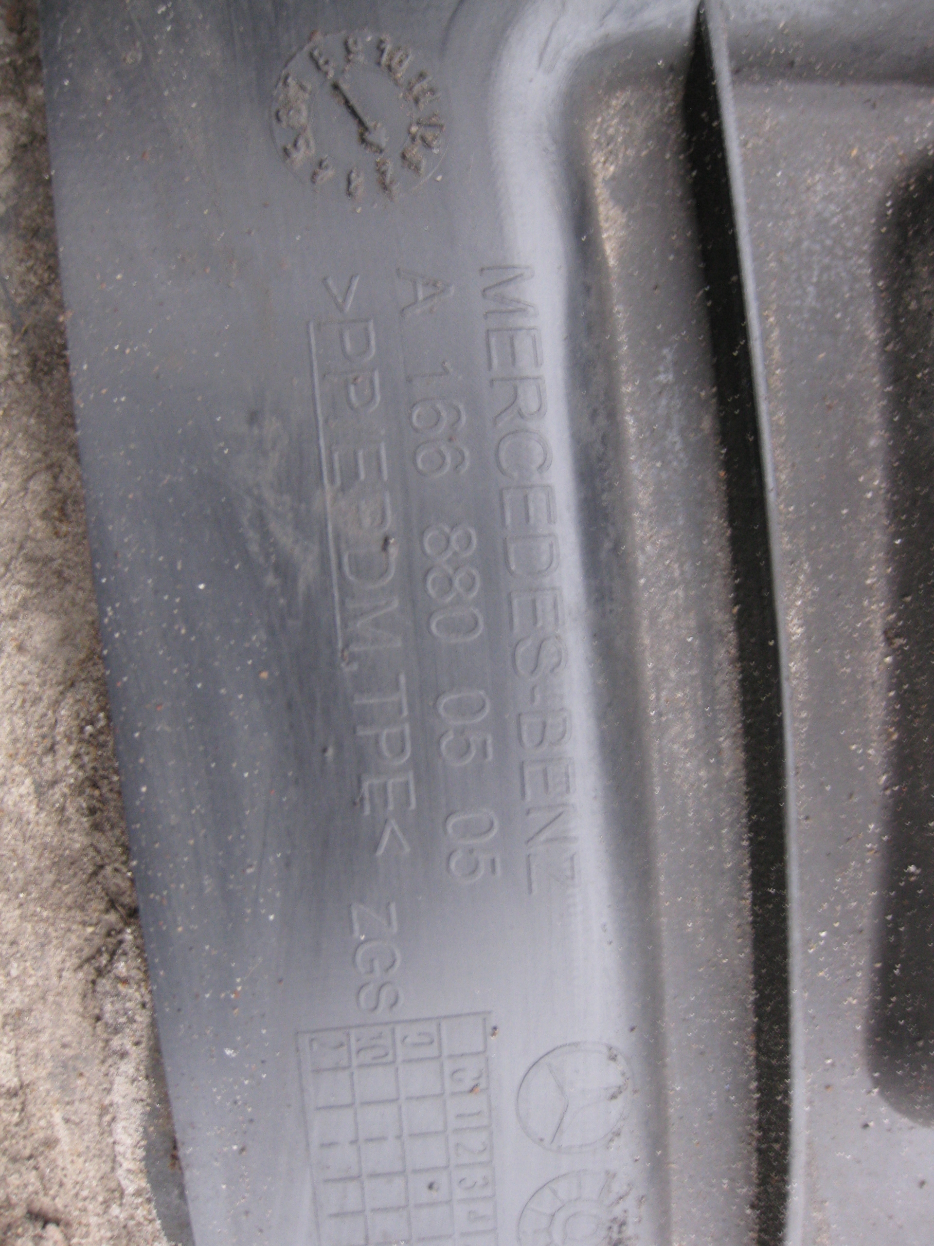 MERCEDES ML W166 3.0 CDI 12R mudguard left front complete
