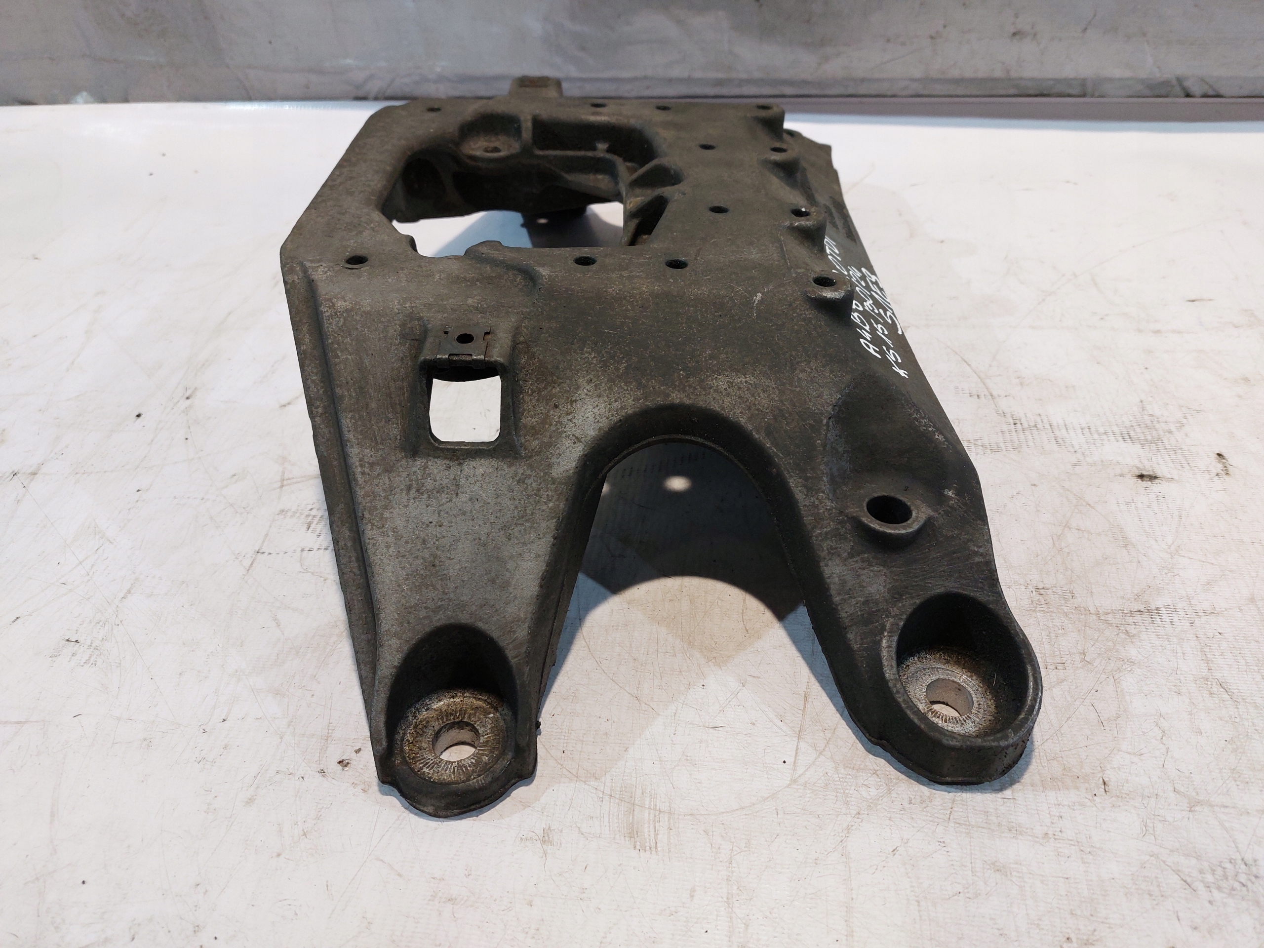 Stütze strebe Getriebe AUDI A4 B8 2.0TDI