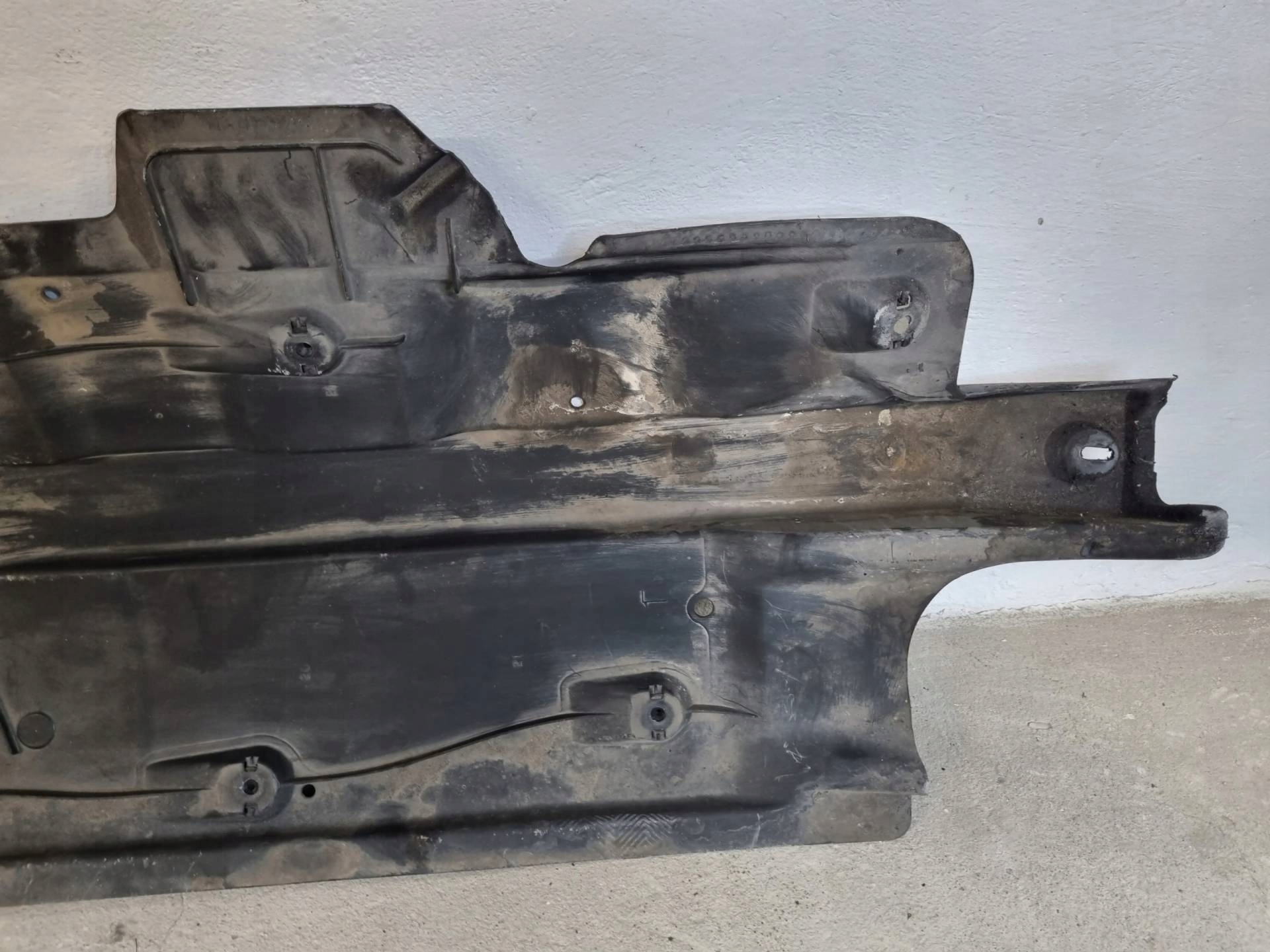 cover chassis right side Skoda Rapid NH 2013 6RA825202