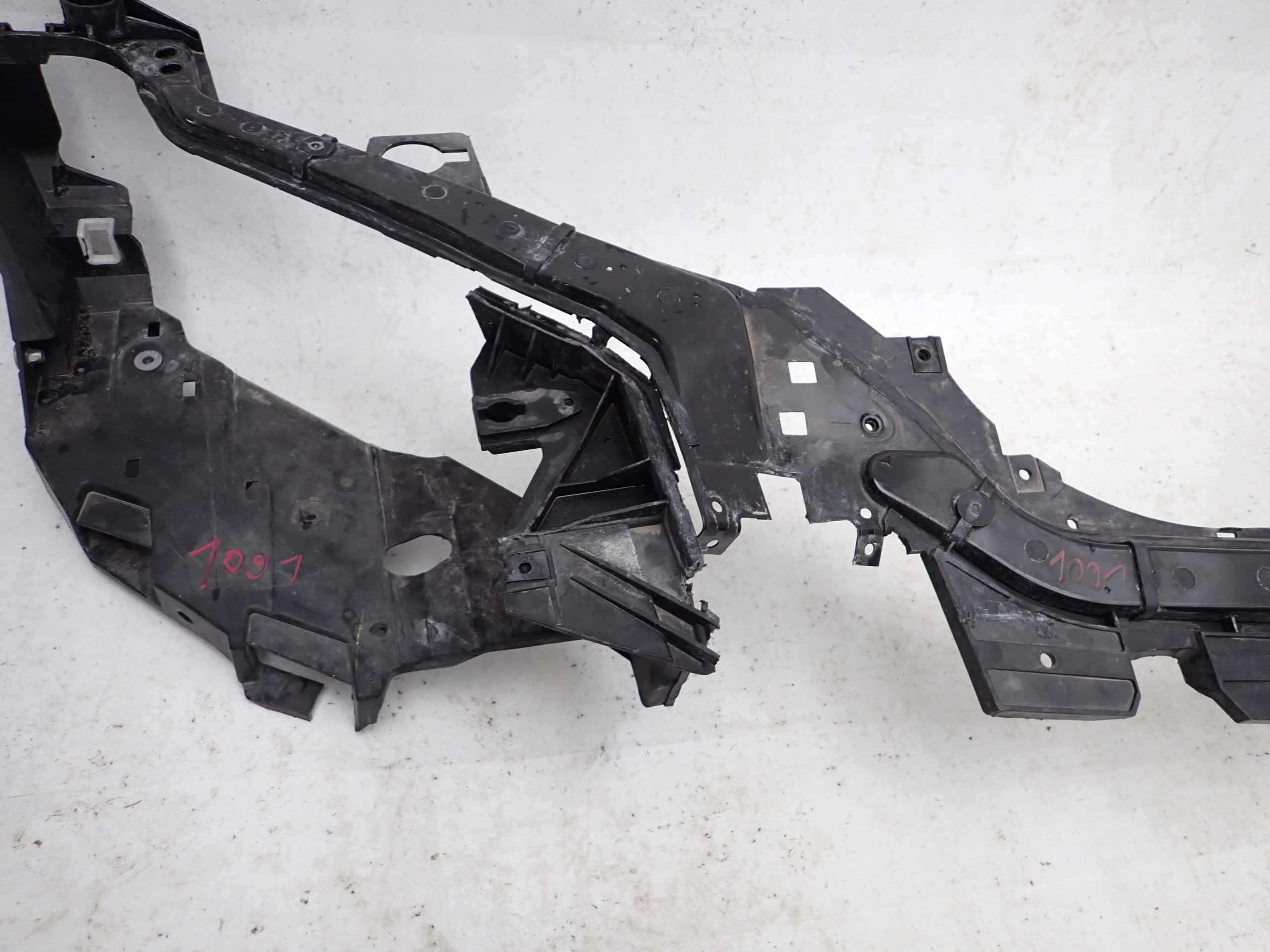 VOLVO XC40 12- support panel for radiators pillar front 31416490 right