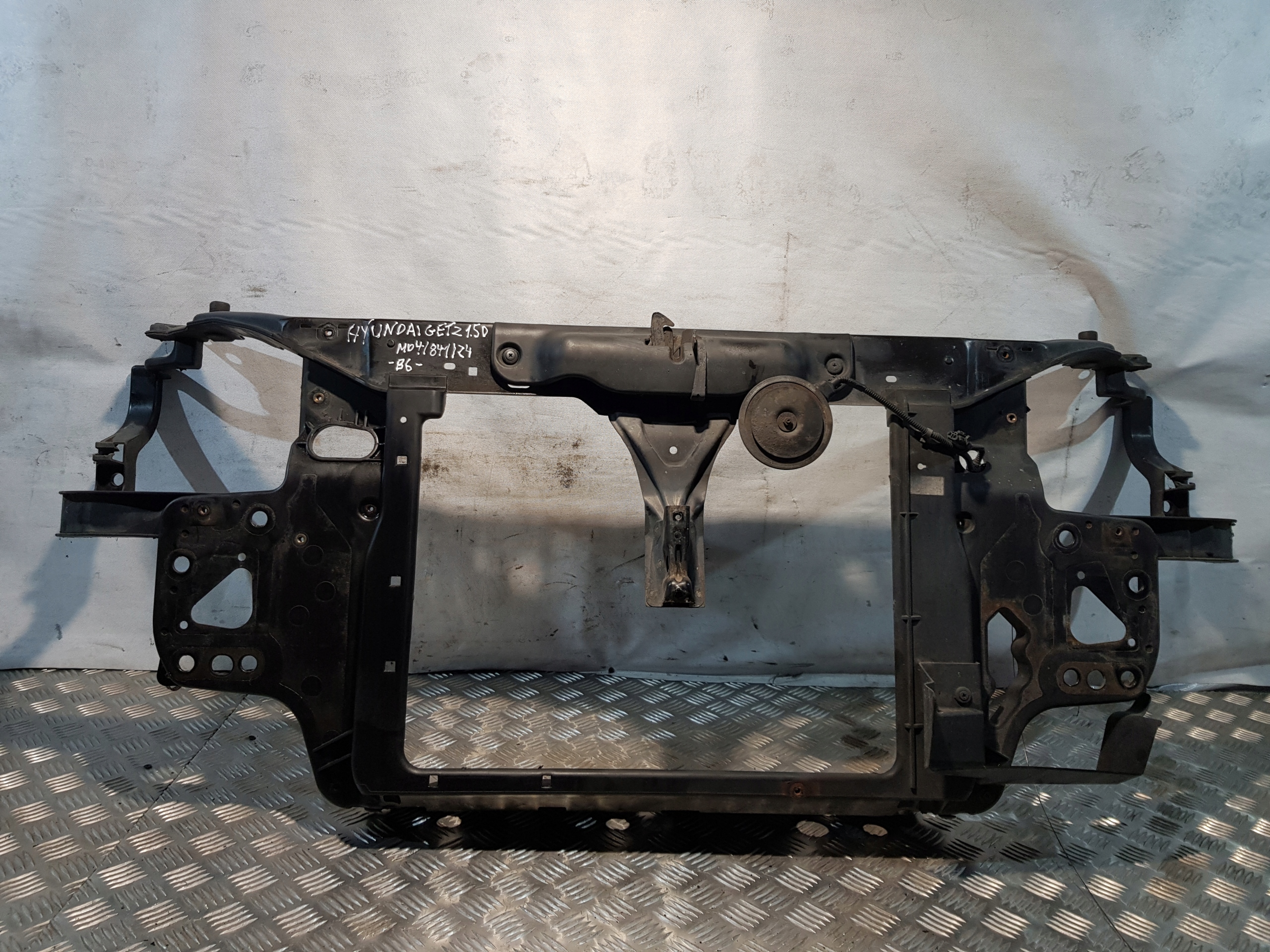 support panel for radiators pillar iron HYUNDAI GETZ 04R- + bonnet latch lock
