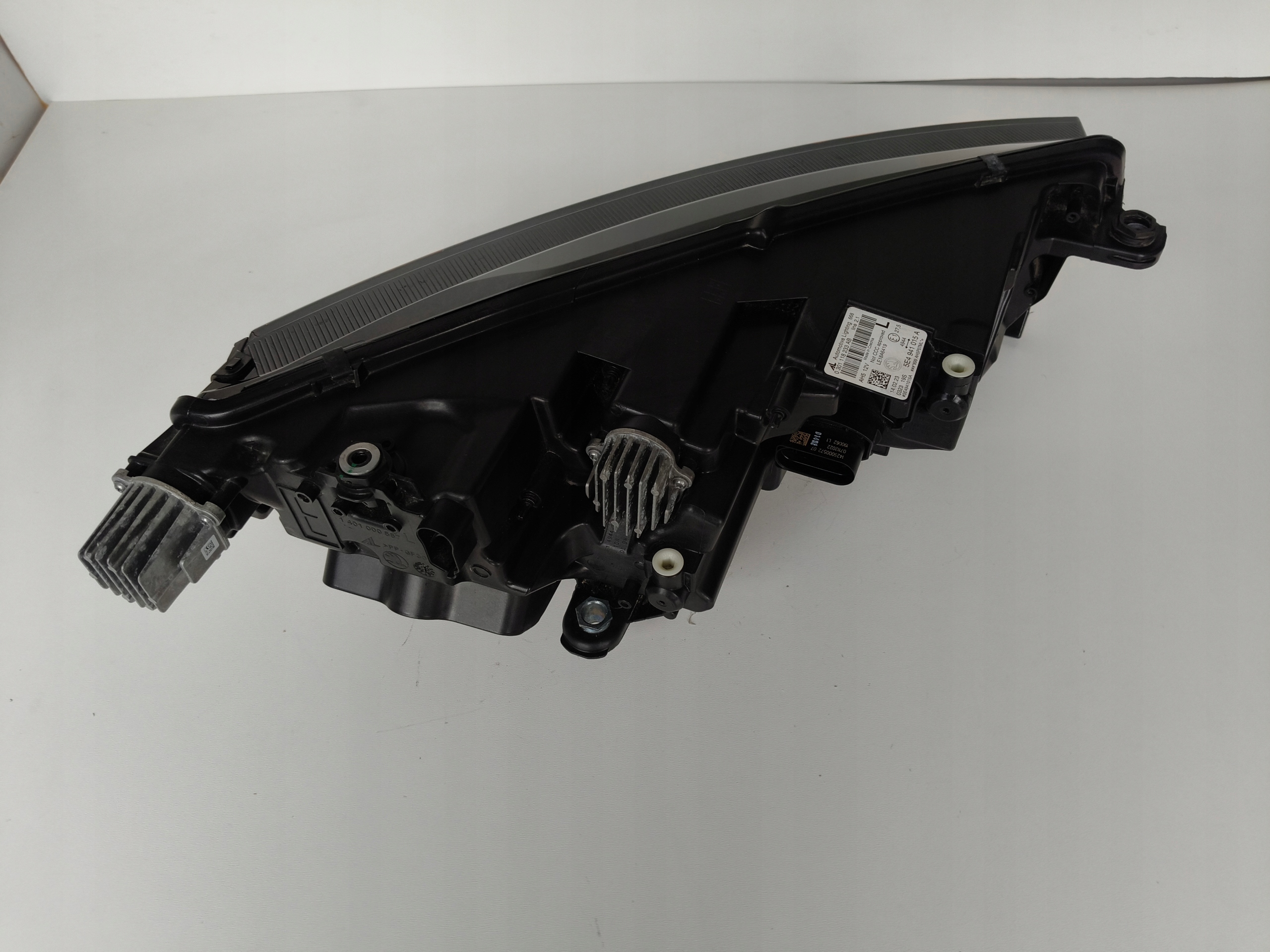 Licht links REFLEKTOR SKODA OCTAVIA IV 4 5E3 20- FULL LED