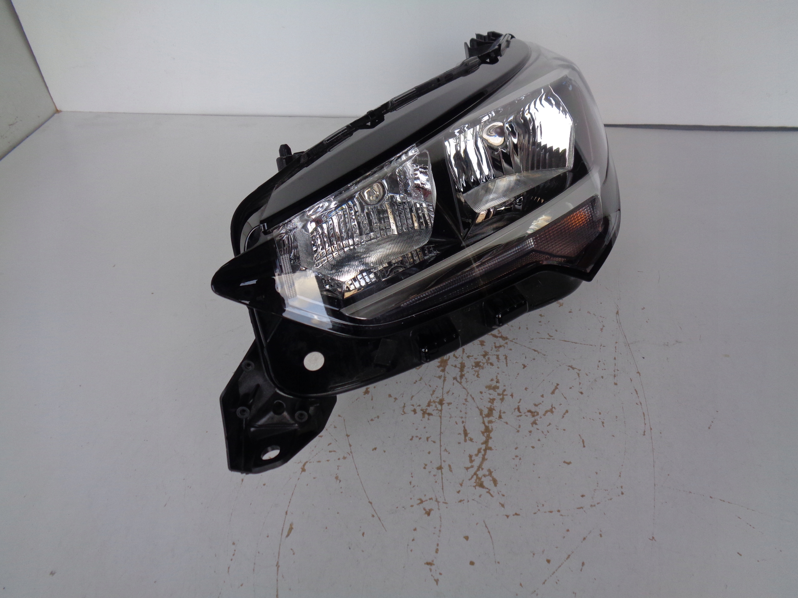 light left REFLEKTOR OPEL CORSA F 19