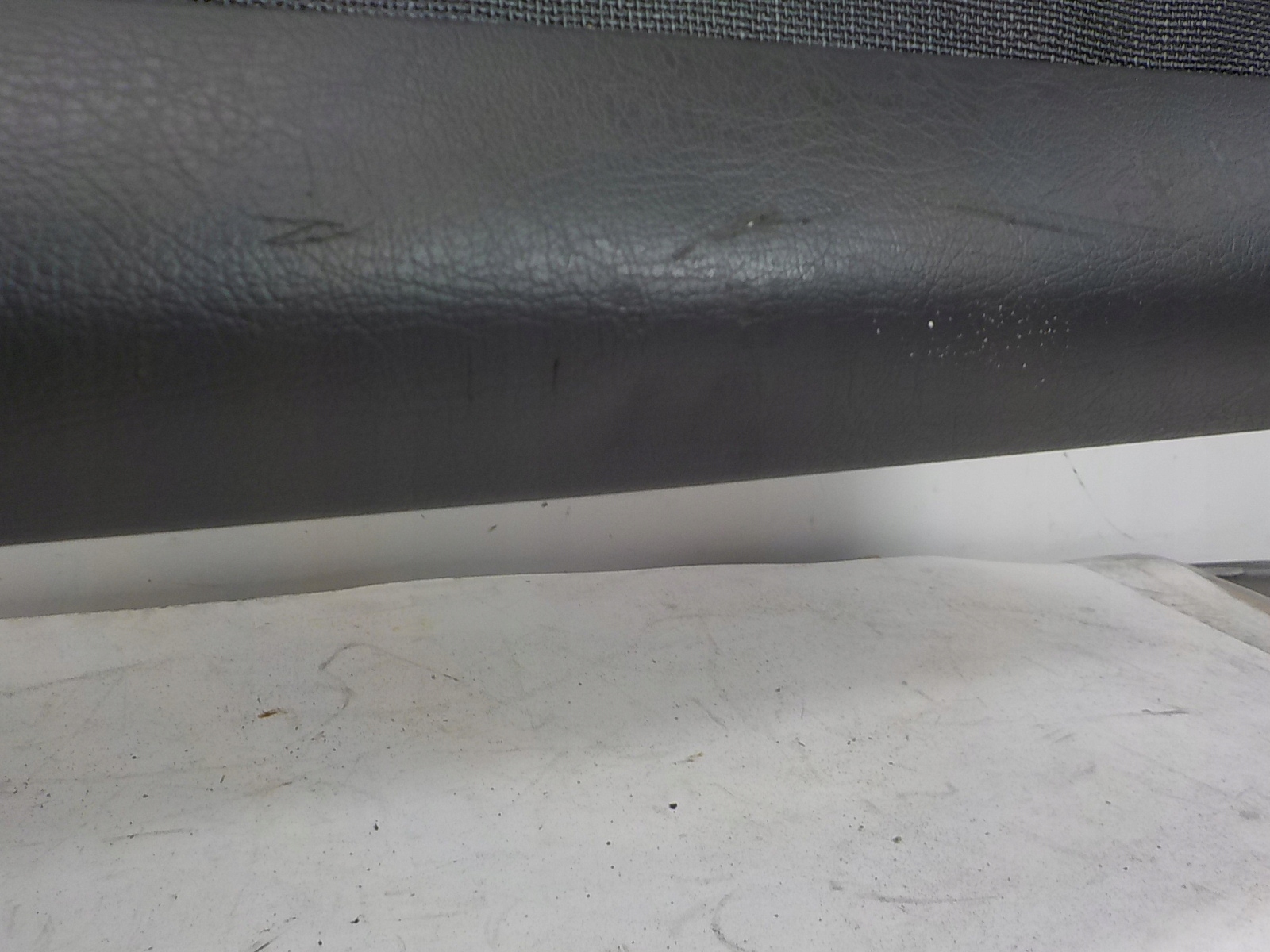 SUBARU IMPREZA and GF KOMBI blinds boot 0D0-2005
