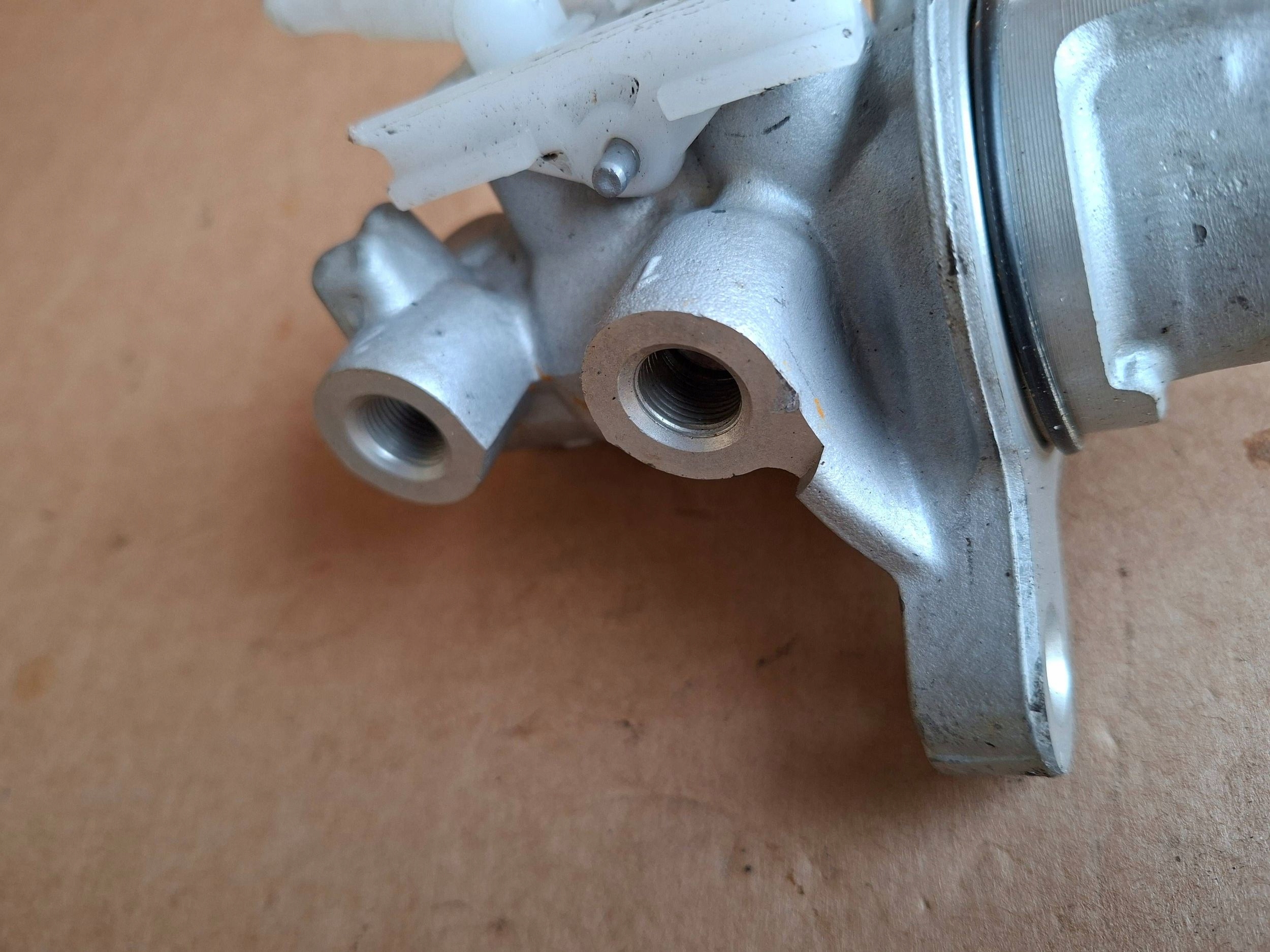 насос FERRARI 488 0204y24429