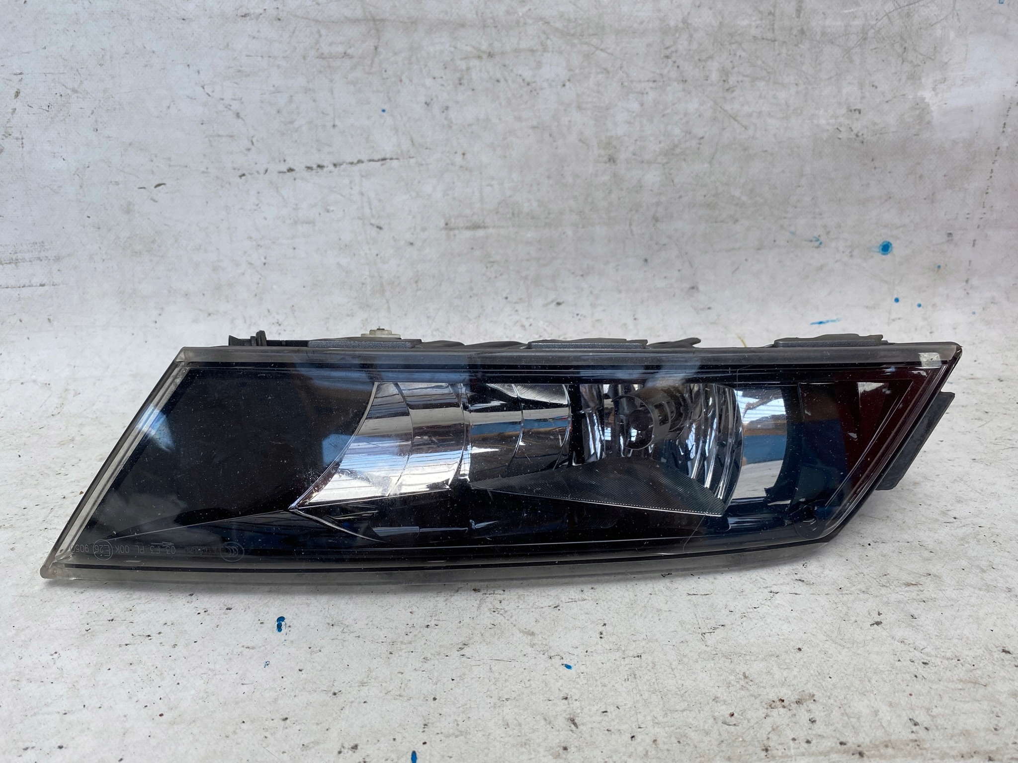 SKODA SUPERB III 15- Nebelscheinwerfer rechts 3V0941700A