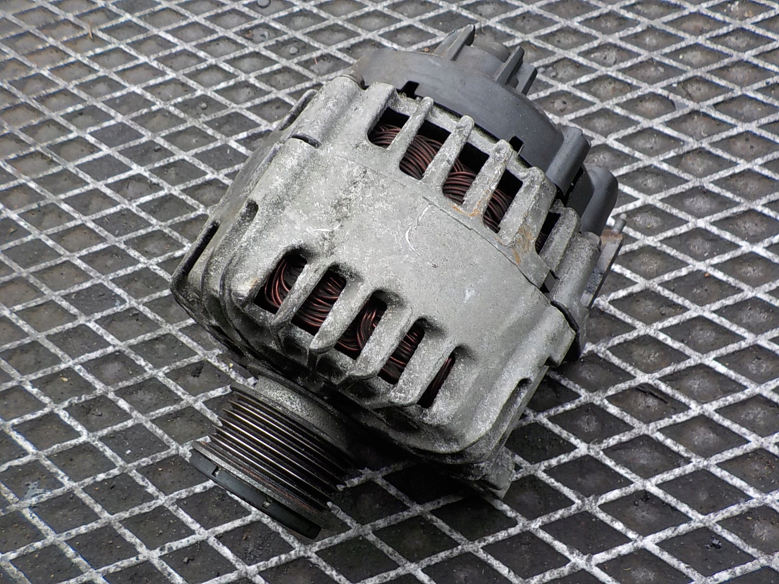 AUDI A4 B6 2.0 TDI ORG ALTERNATOR 03L903023A