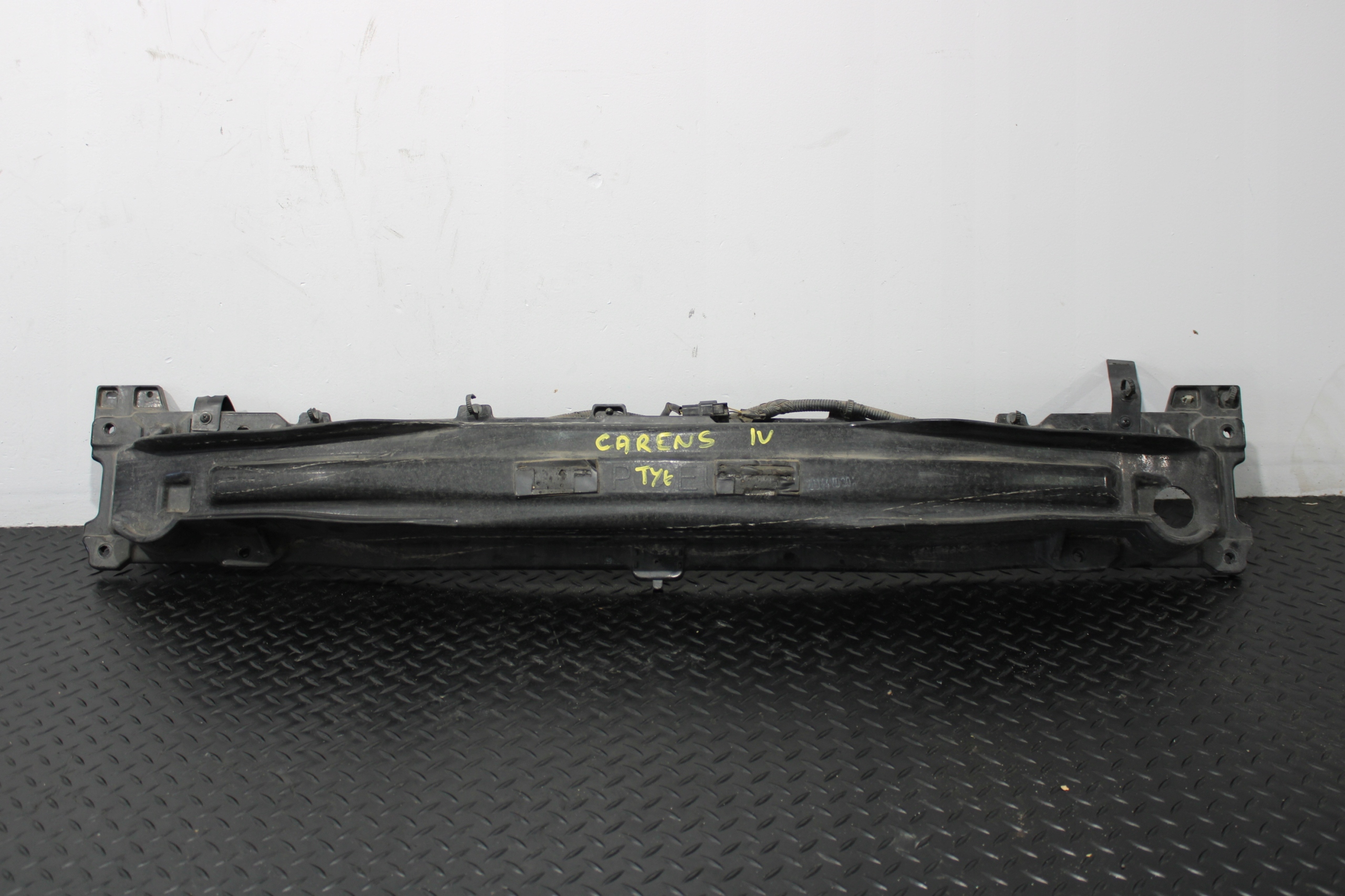 sider pillar below bumper rear part KIA CARENS IV 4 86151-A4000