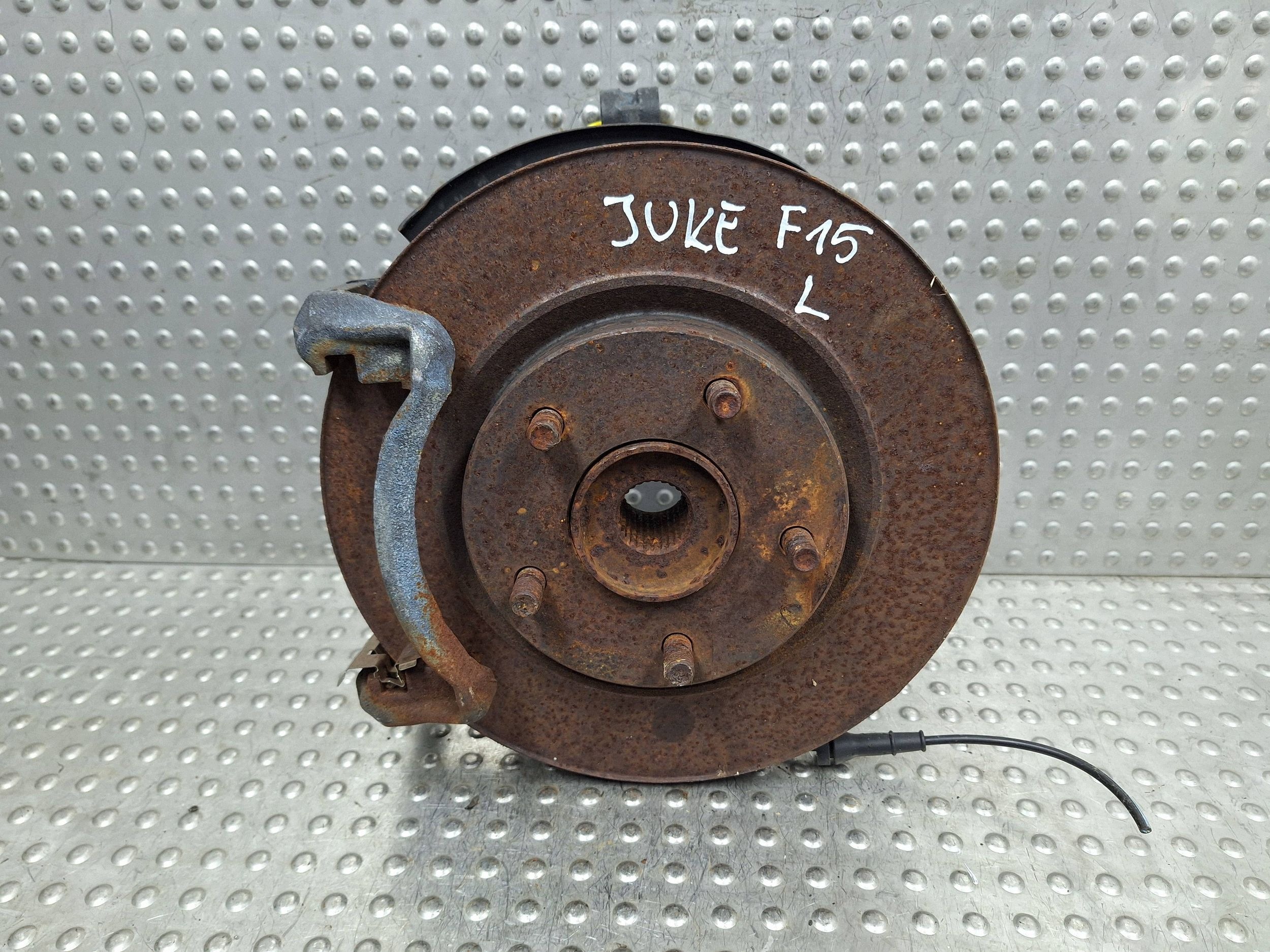 swing left front NISSAN JUKE and F15 10-19