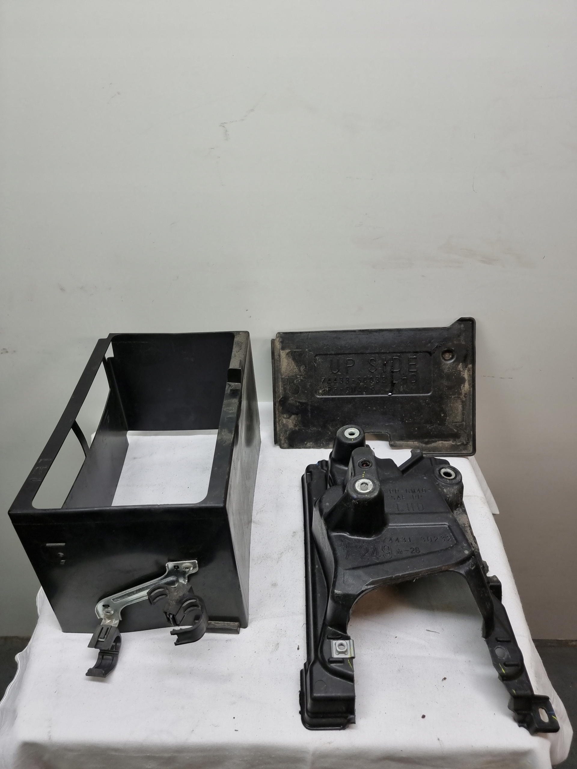 74431-30232 74433-30032 - LEXUS GS IV 300 БАТАРЕЯ БАЗА