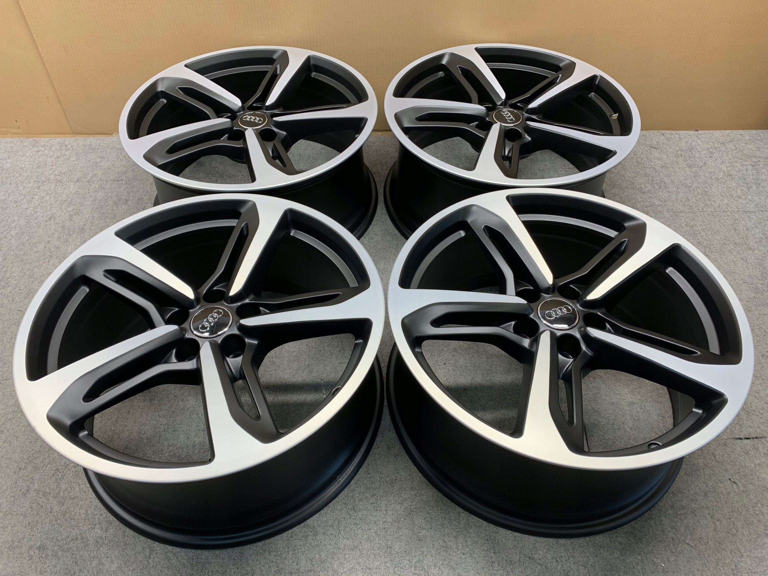 Обід алюміній Audi OE 8.5