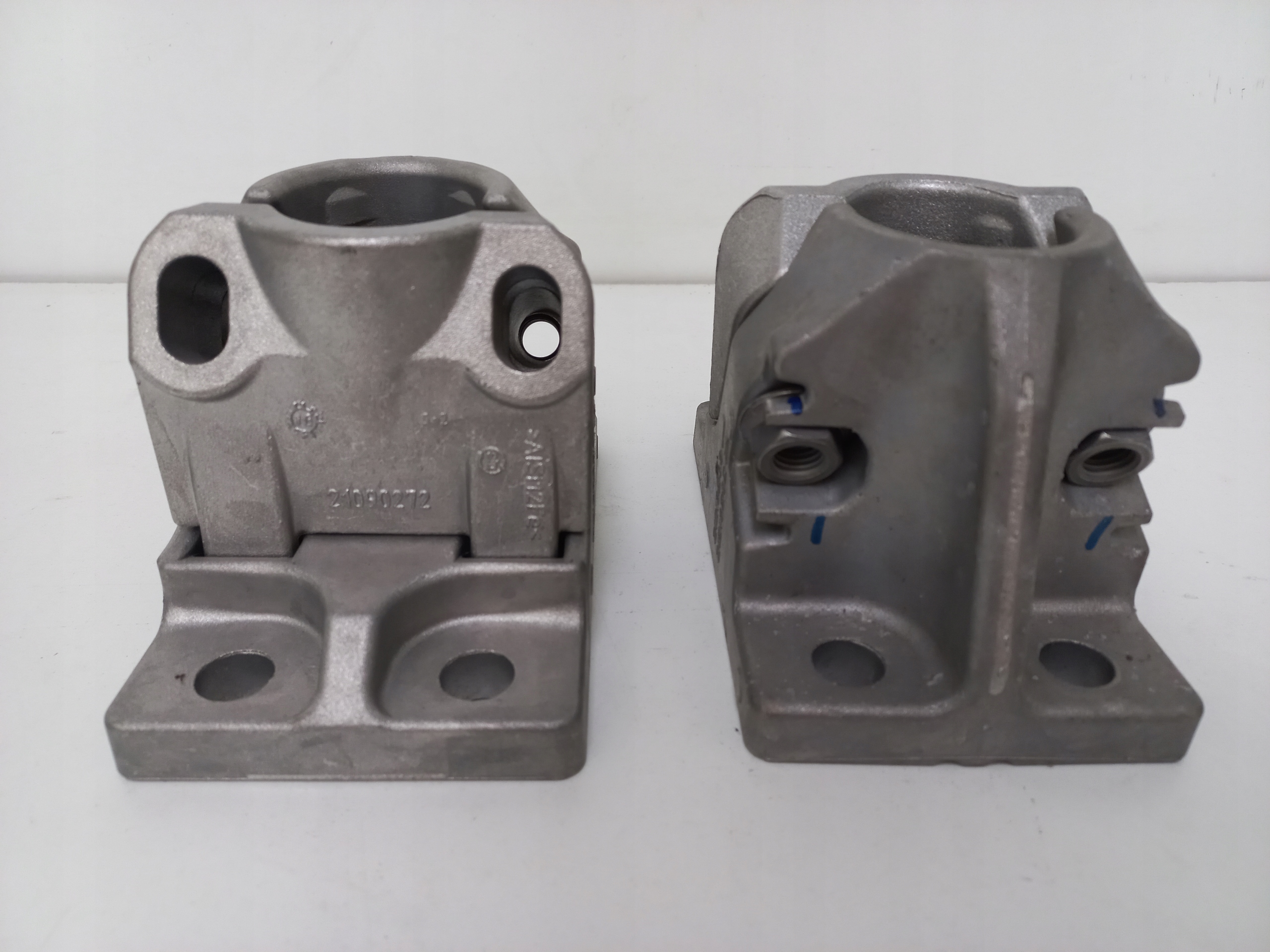 NOWY ORYGINALNY UCHWYT WSPORNIK TYLNEGO BŁOTNIKA RENAULT GAMA T RANGE C K Typ samochodu Samochody ciężarowe