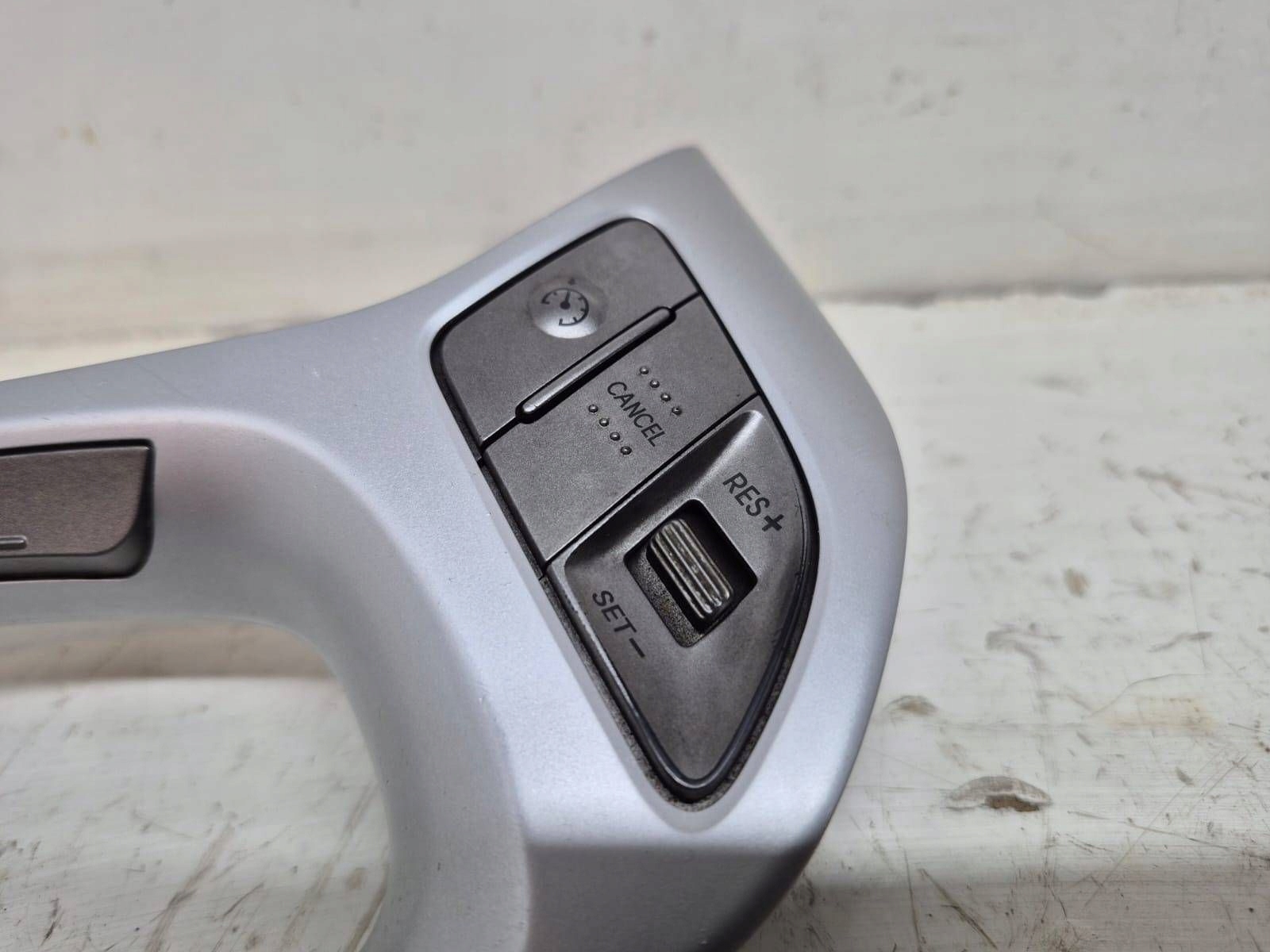 HYUNDAI IX35 Schalter des Lenkrads MULTIFUNKCJA 96700-2S800