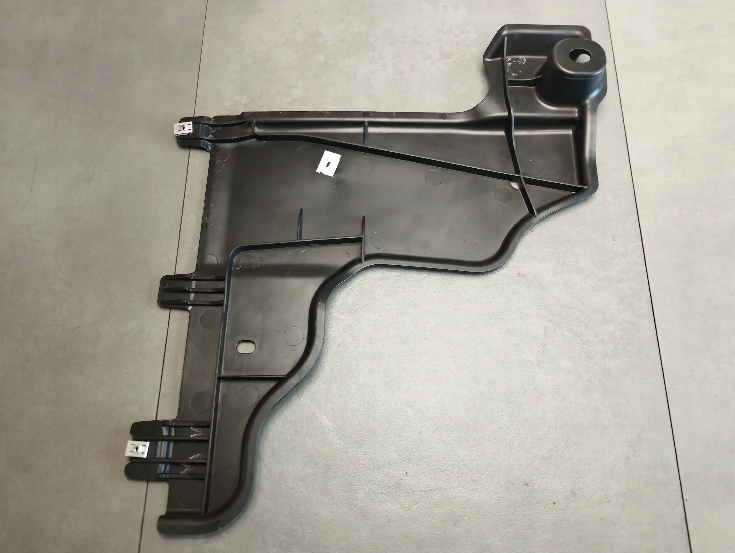 VW Polo VI 2G cover chassis 2Q0825102A