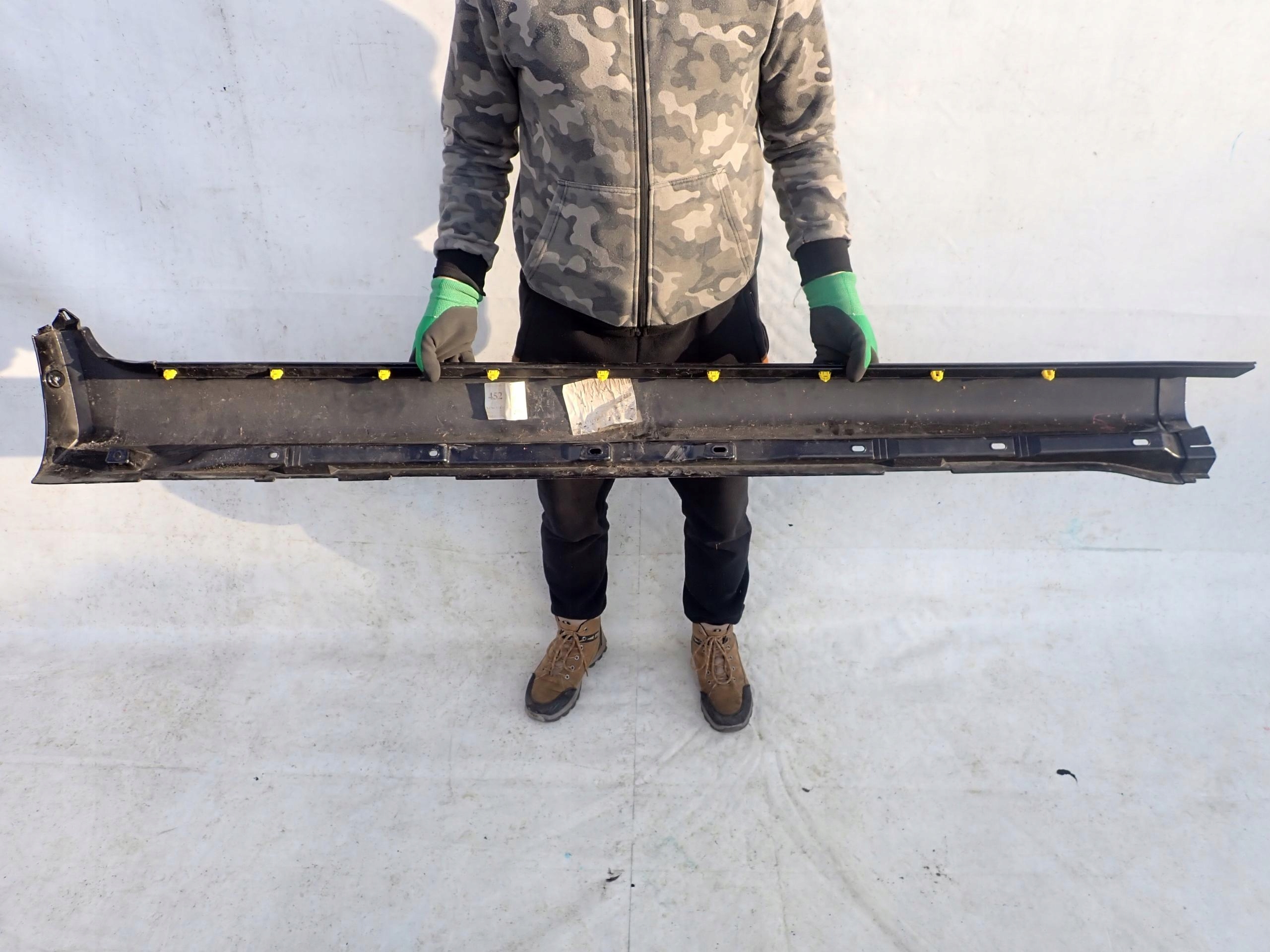 VOLVO XC90 and LIFT 06- threshold moulding threshold left