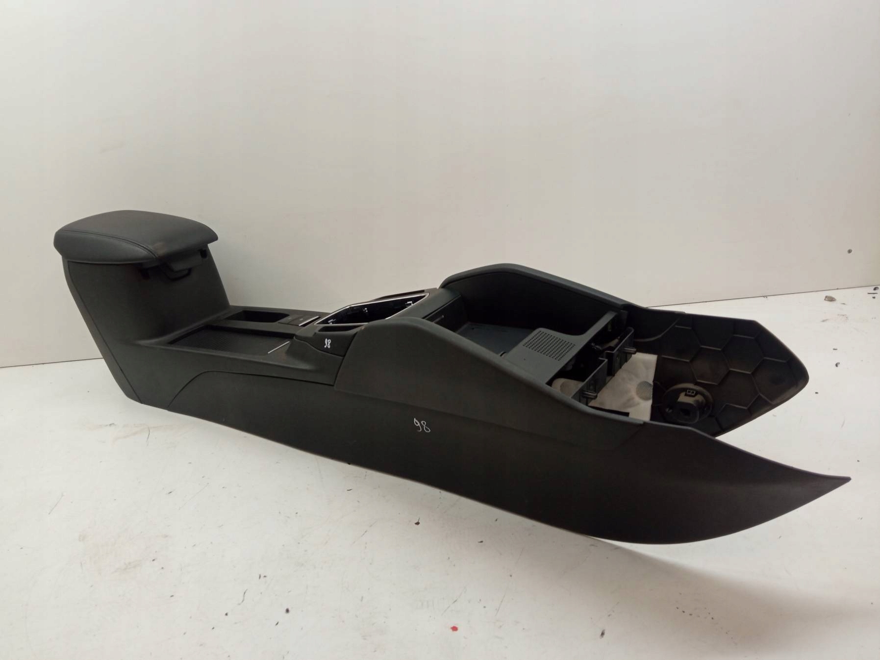 mitteltunnel mitte armlehne handschuhfach EU Ford Focus MK4 (2018- )
