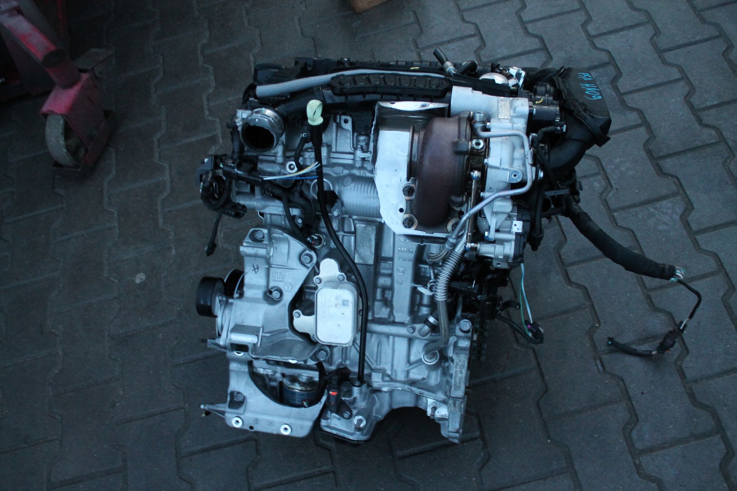 engine complete PEUGEOT 1,2 10XRAD PSA HN09 10TYSKM