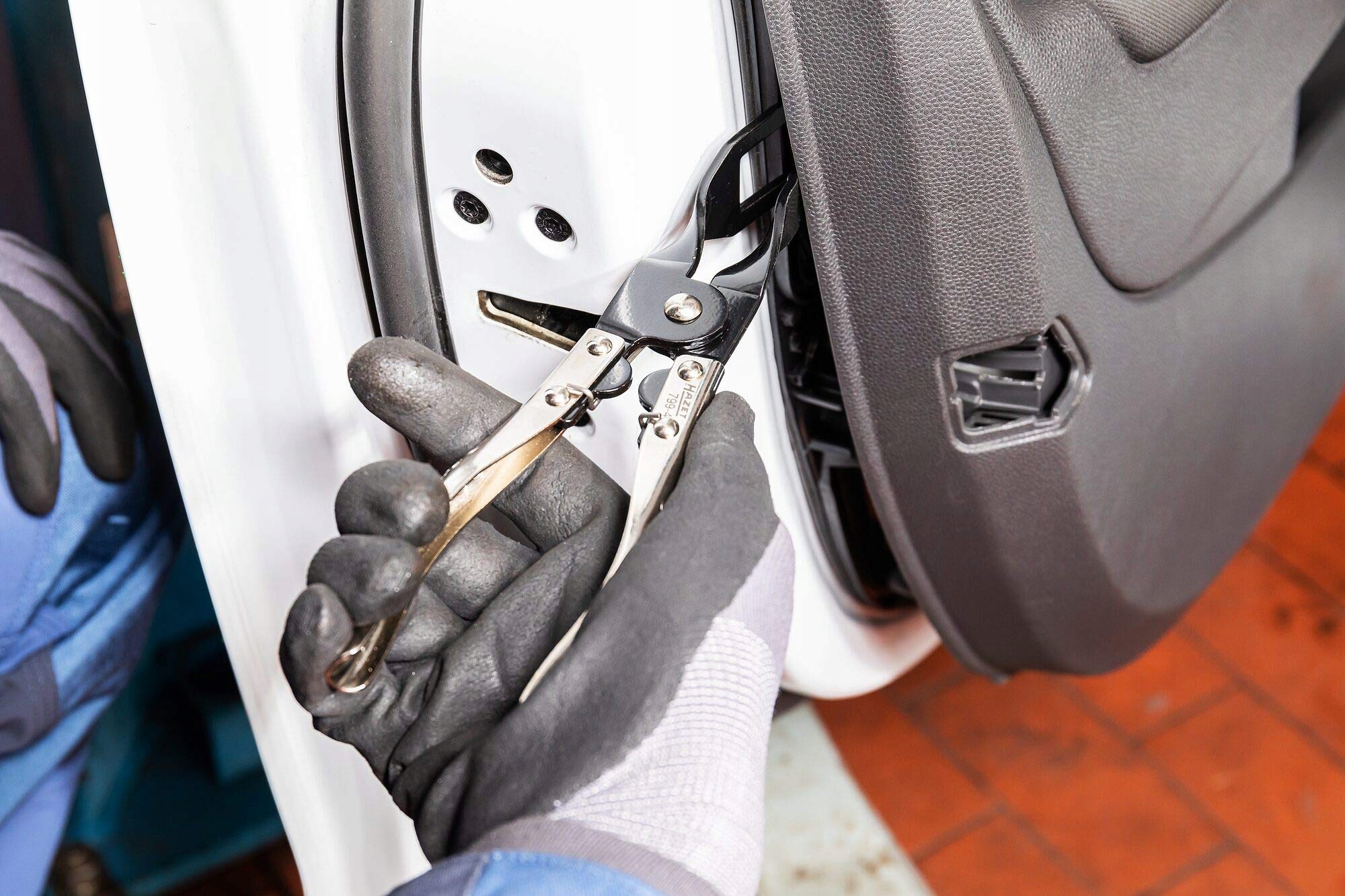 CĘGI LUZUJĄCE, ZABEZPIECZENIE KLAMKI DRZWI / KORBK Kod producenta 799-4