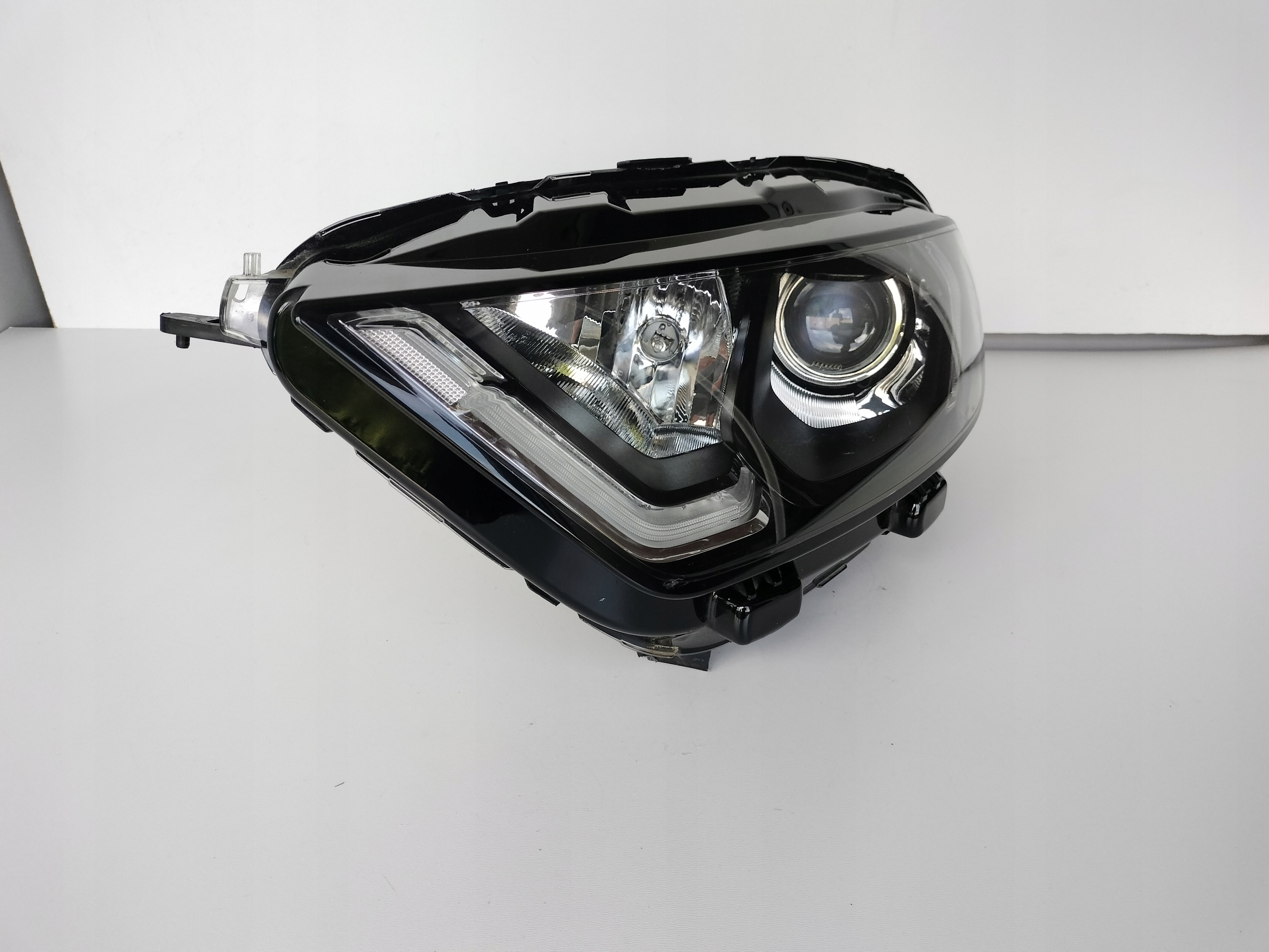light left REFLEKTOR FORD ECOSPORT 17- LIFT ST CIEMNA
