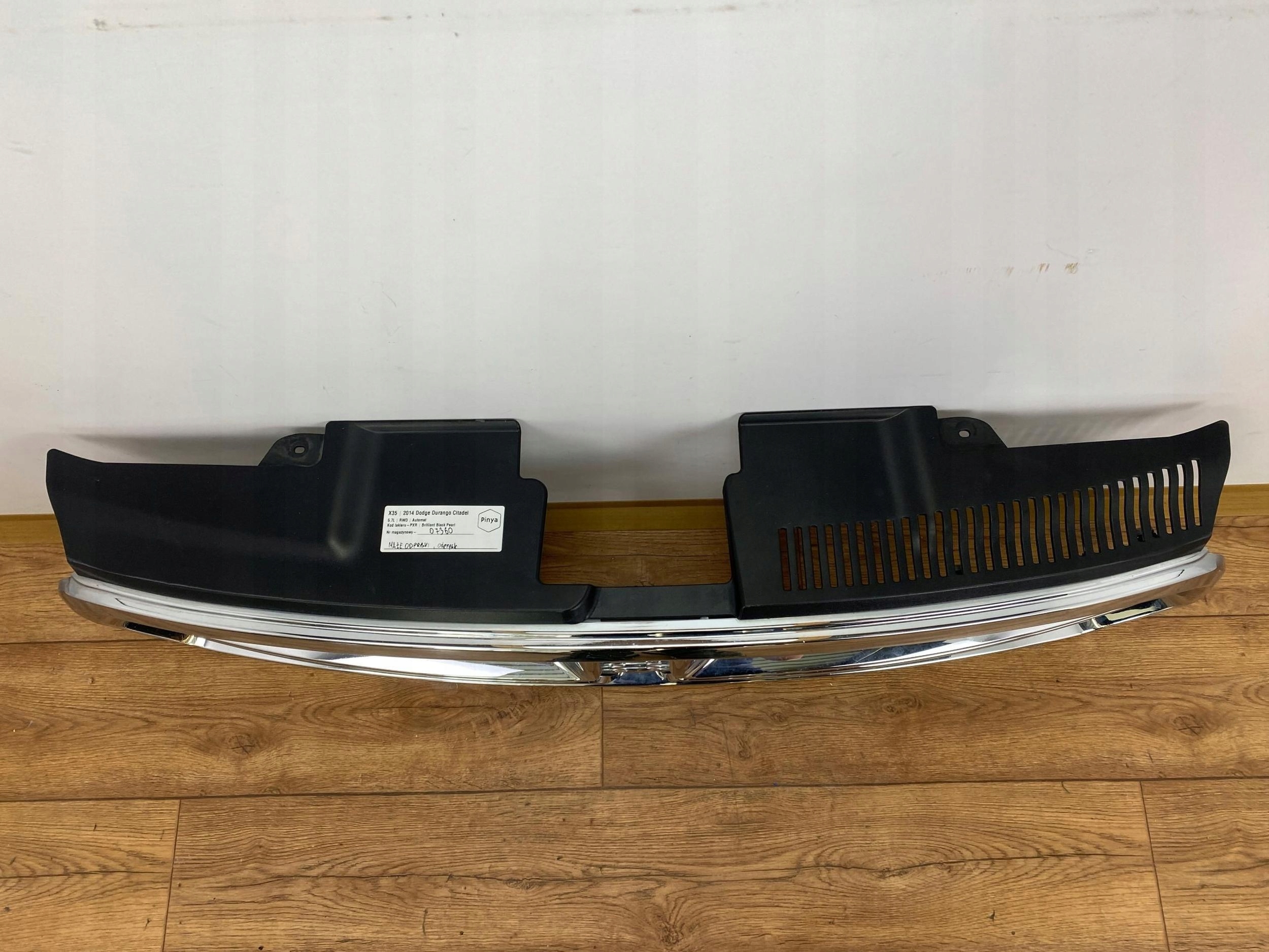cap of a bumper frame grill front Dodge Durango 2014+ USA