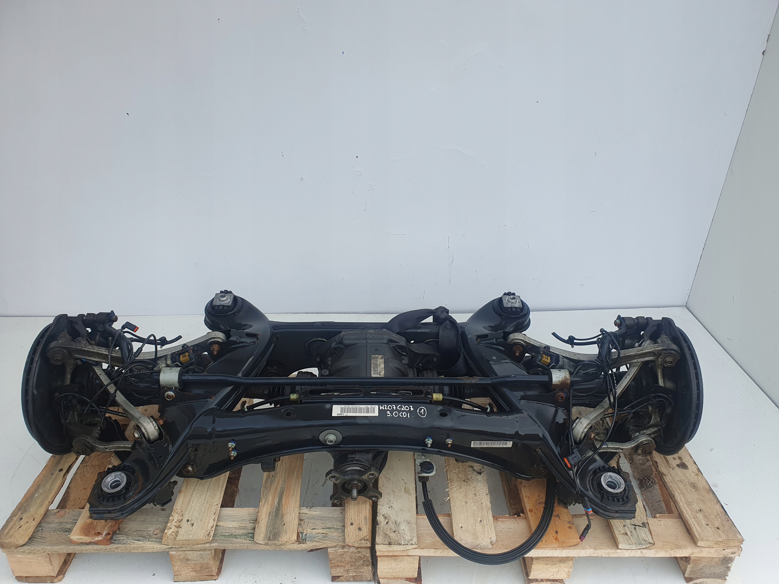 Mercedes W207 3.0 V6 CDI TYLNE ZAWIESZENIE TYŁ KPL