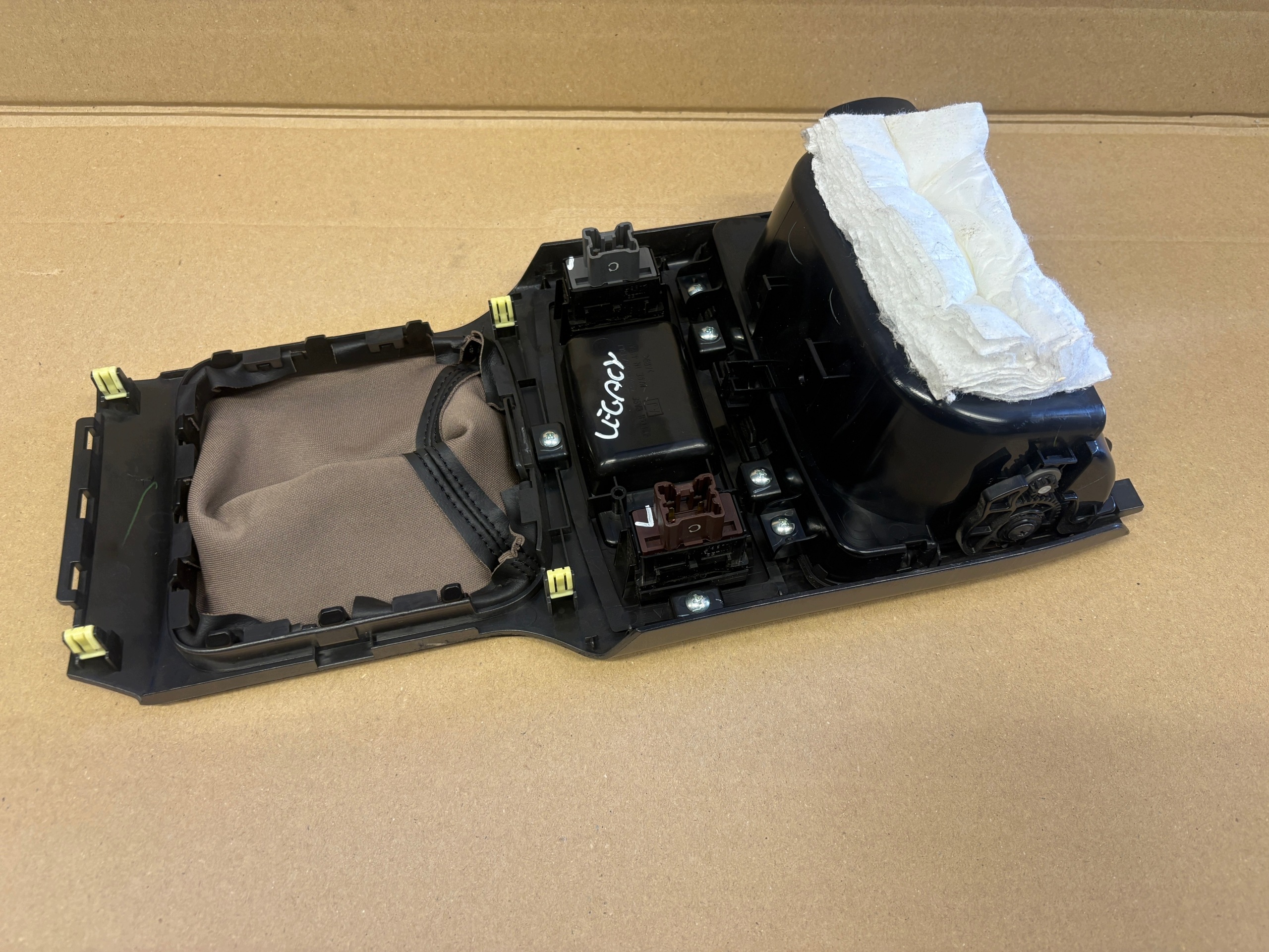 SUBARU LEGACY V maniglia per KUBKI comandi ghetta PANEL