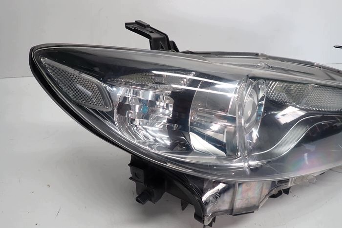 MAZDA 6 BI-XENON 8PIN 12- reflektor right light right