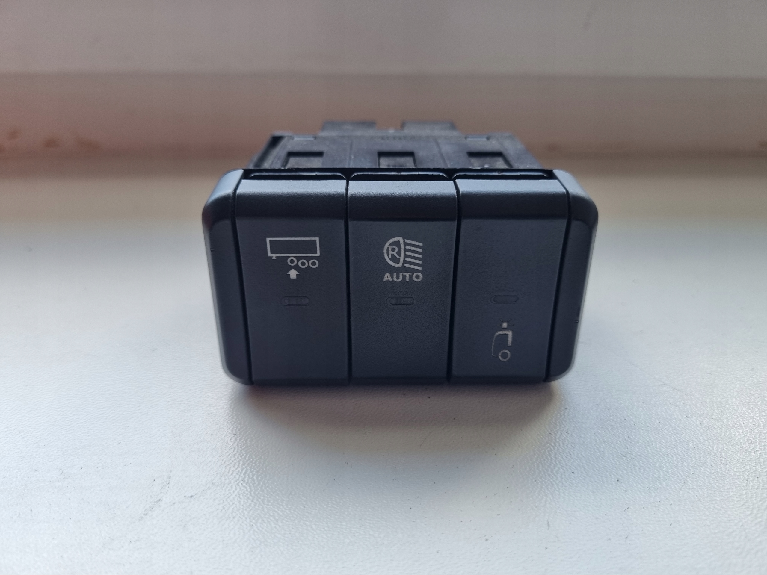 ПЕРЕМИКАЧ КЛАВІША DAF XF CF 106 LIFT